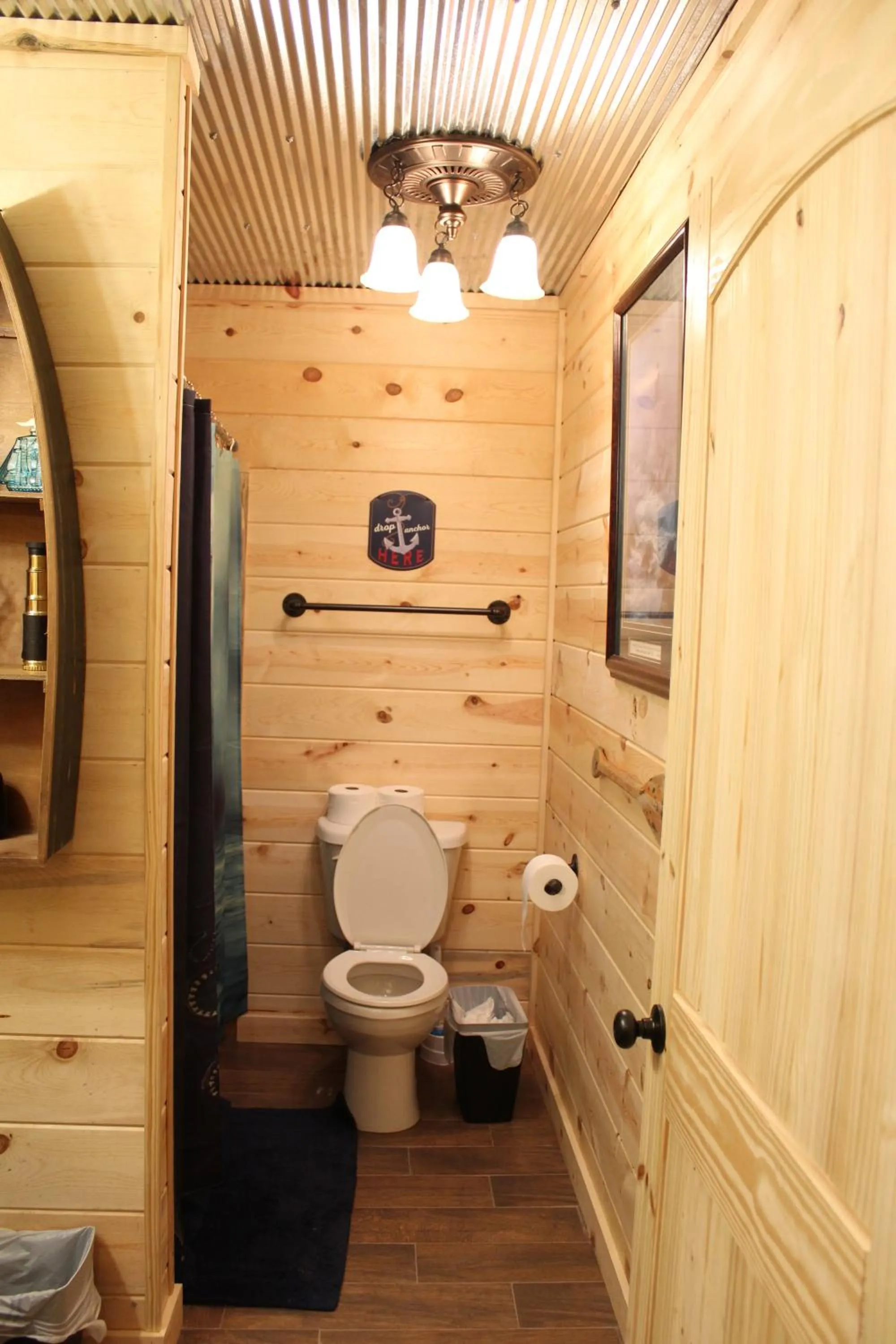 Samantha's Timber Inn