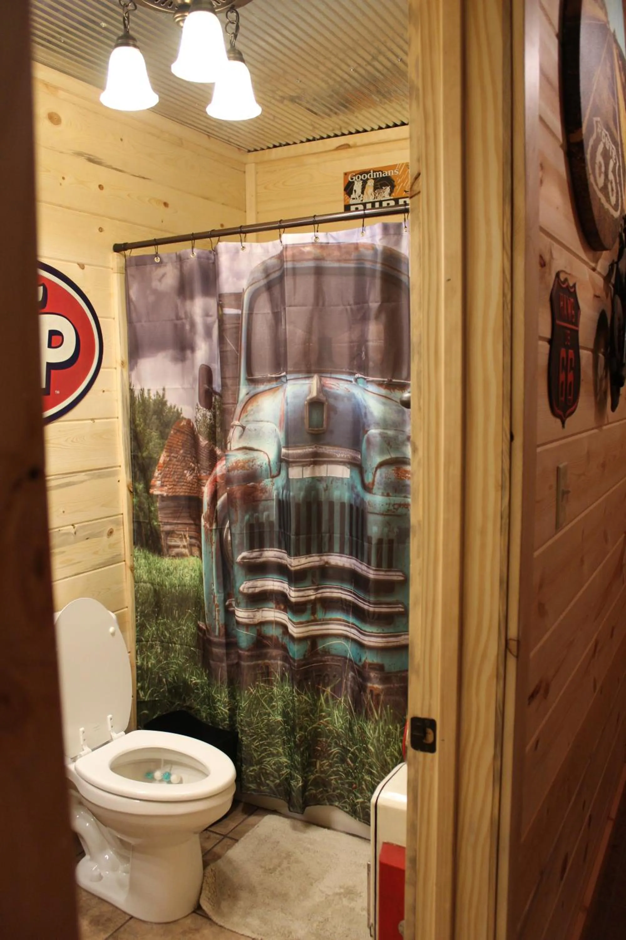 Samantha's Timber Inn