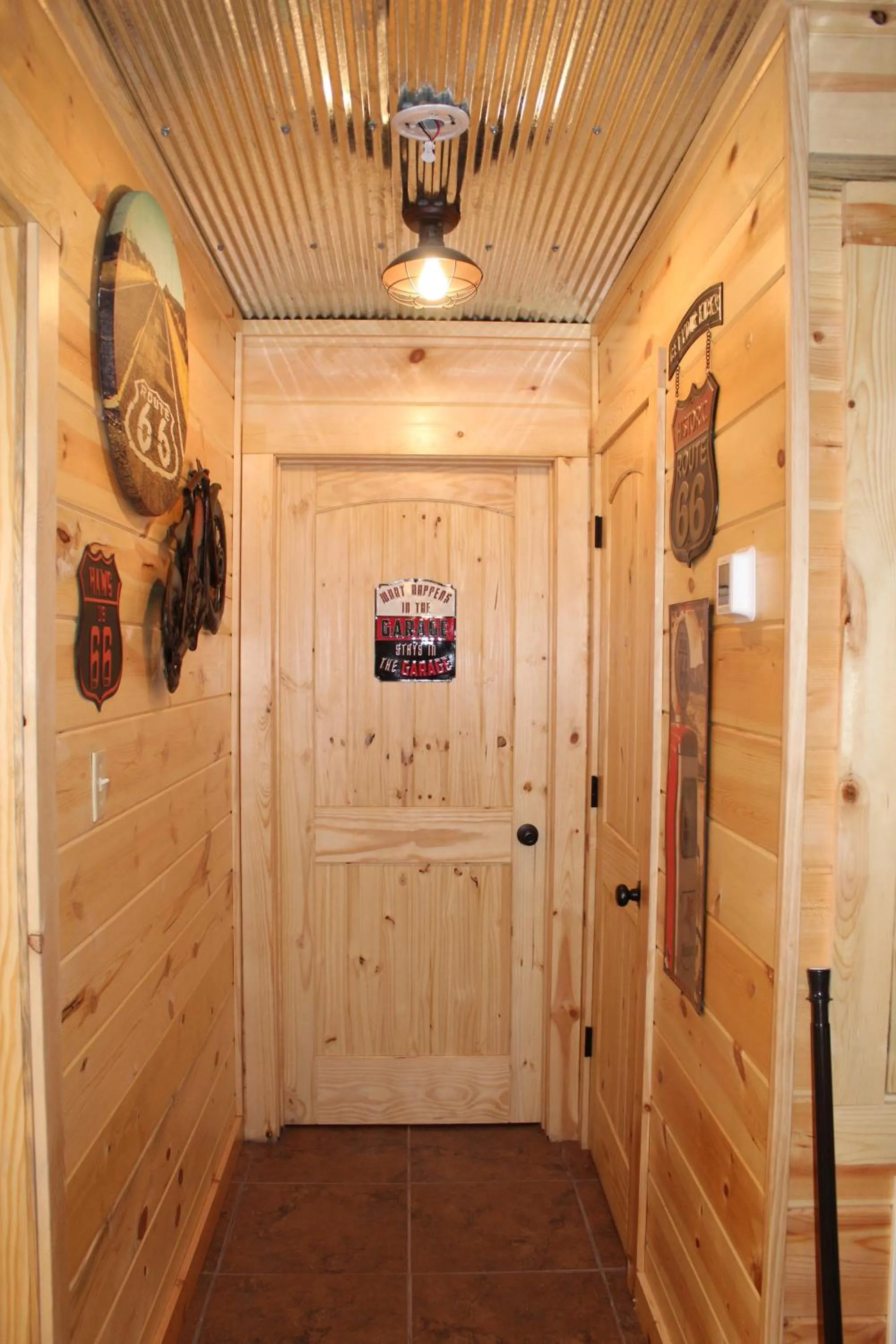 Samantha's Timber Inn