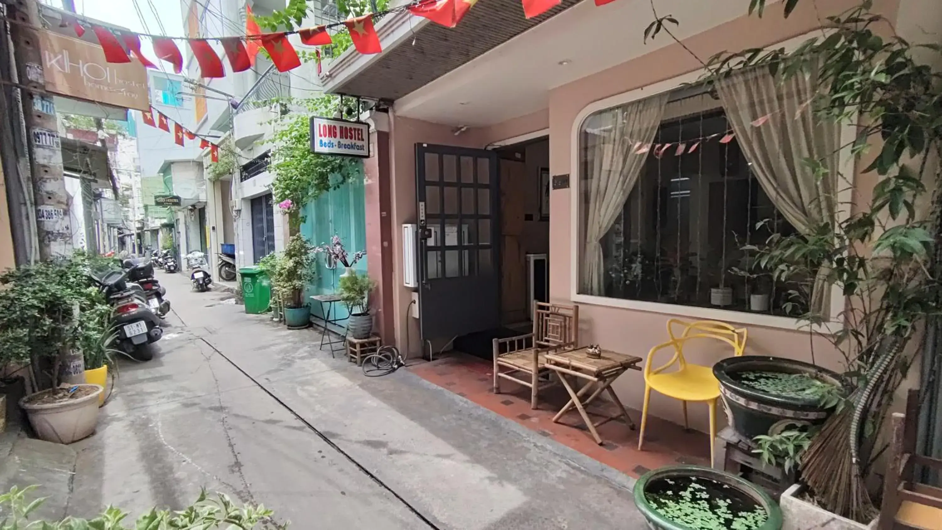 Property building in Long Hostel Property building in Long Hostel