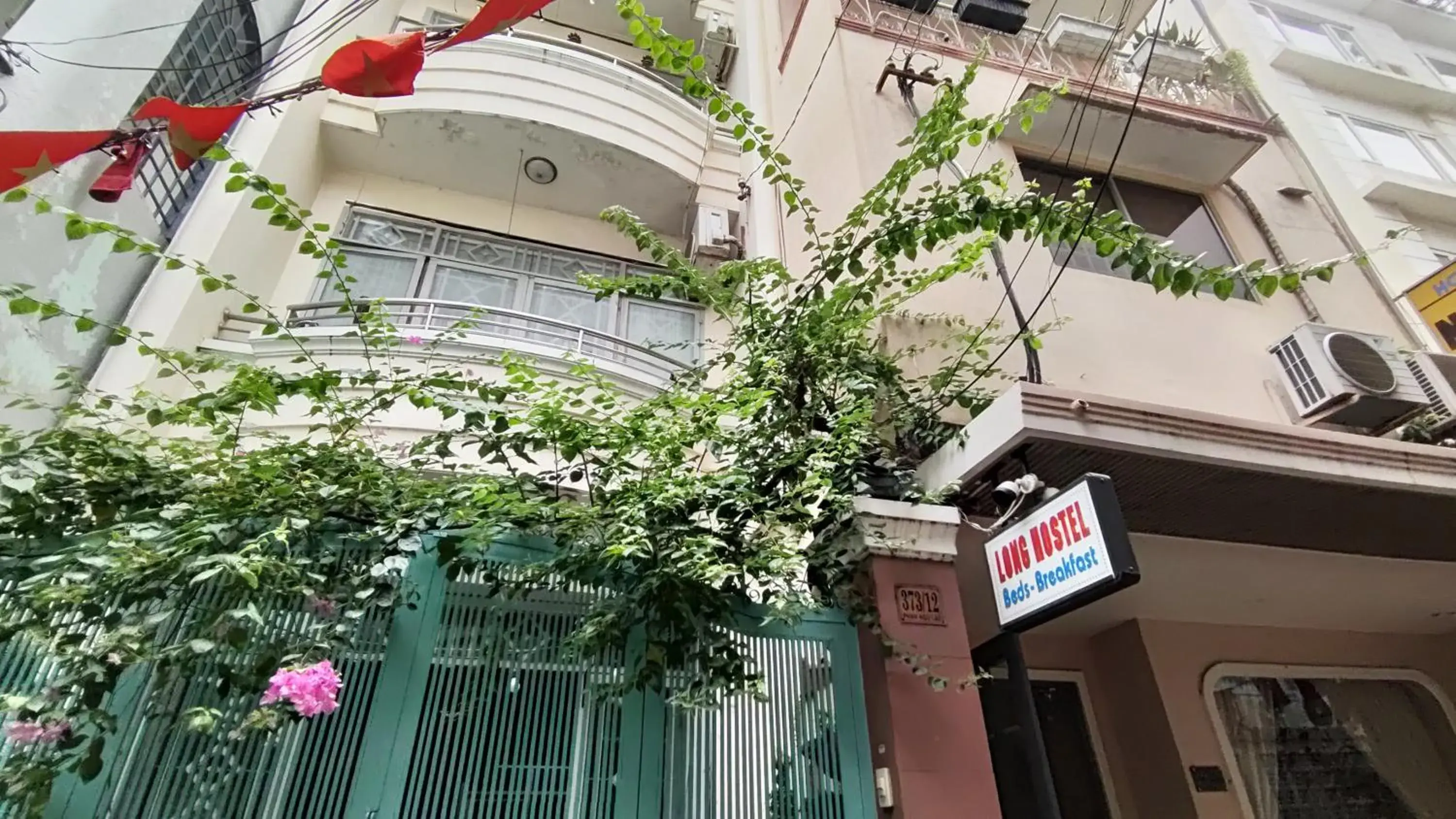 Property building in Long Hostel Property building in Long Hostel