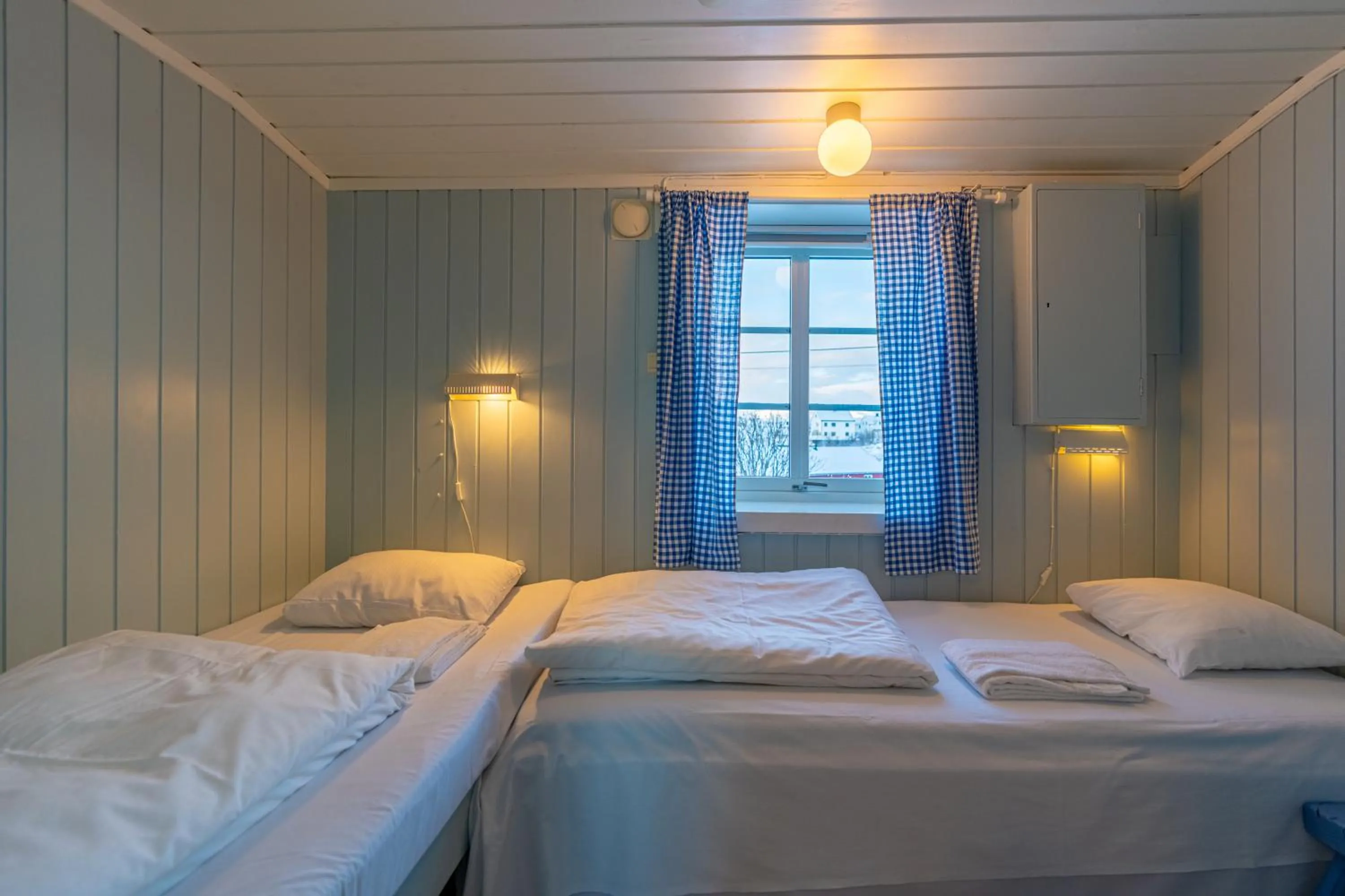 Bedroom, Bed in Henningsvær Rorbuer