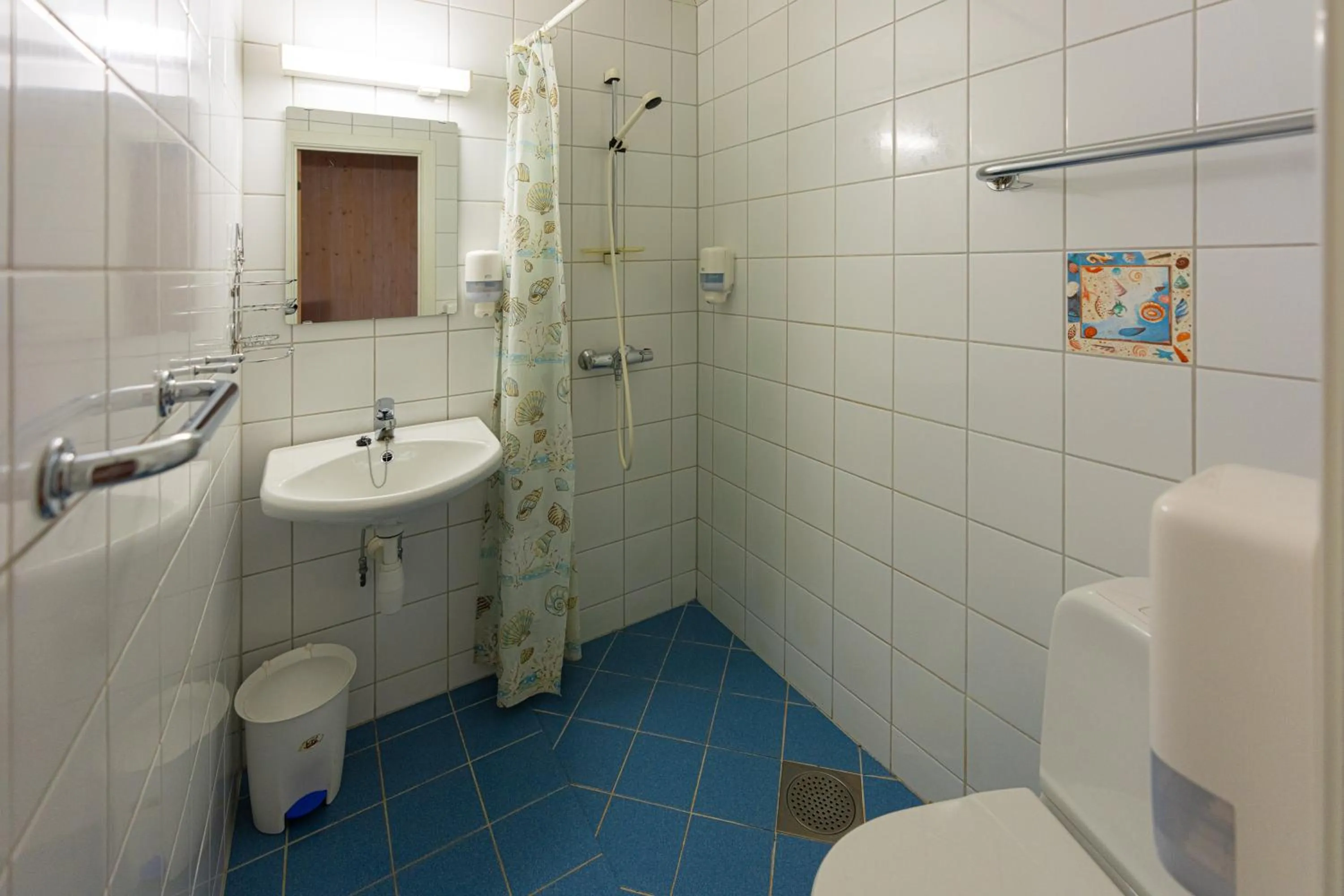 Shower in Henningsvær Rorbuer