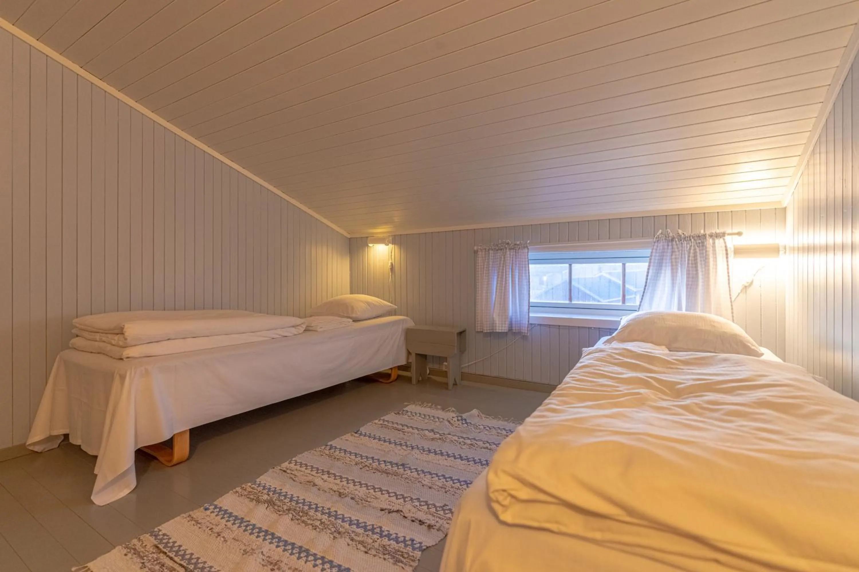 Bedroom, Bed in Henningsvær Rorbuer