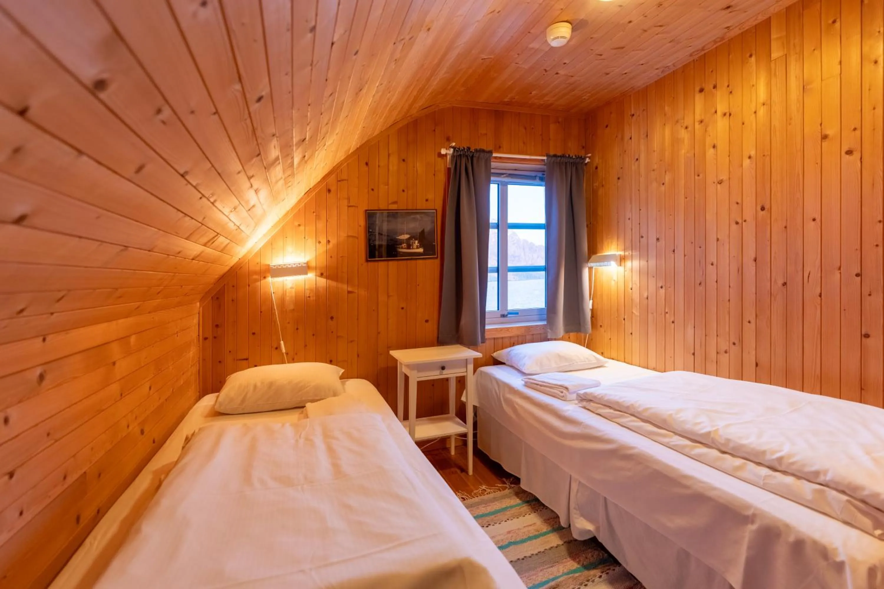 Bed in Henningsvær Rorbuer