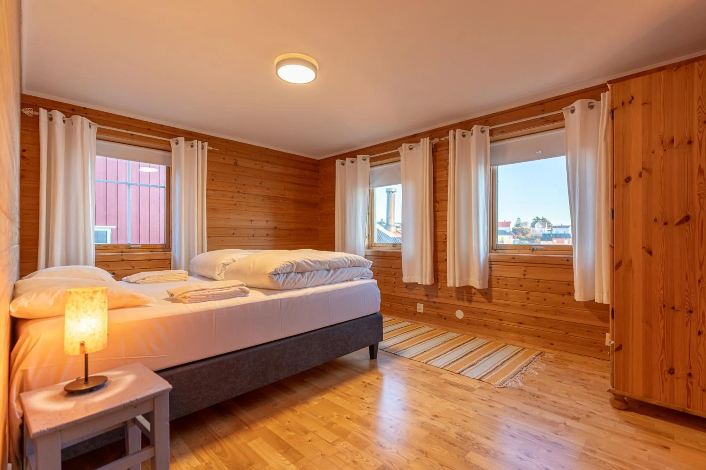 Bedroom, Bed in Henningsvær Rorbuer