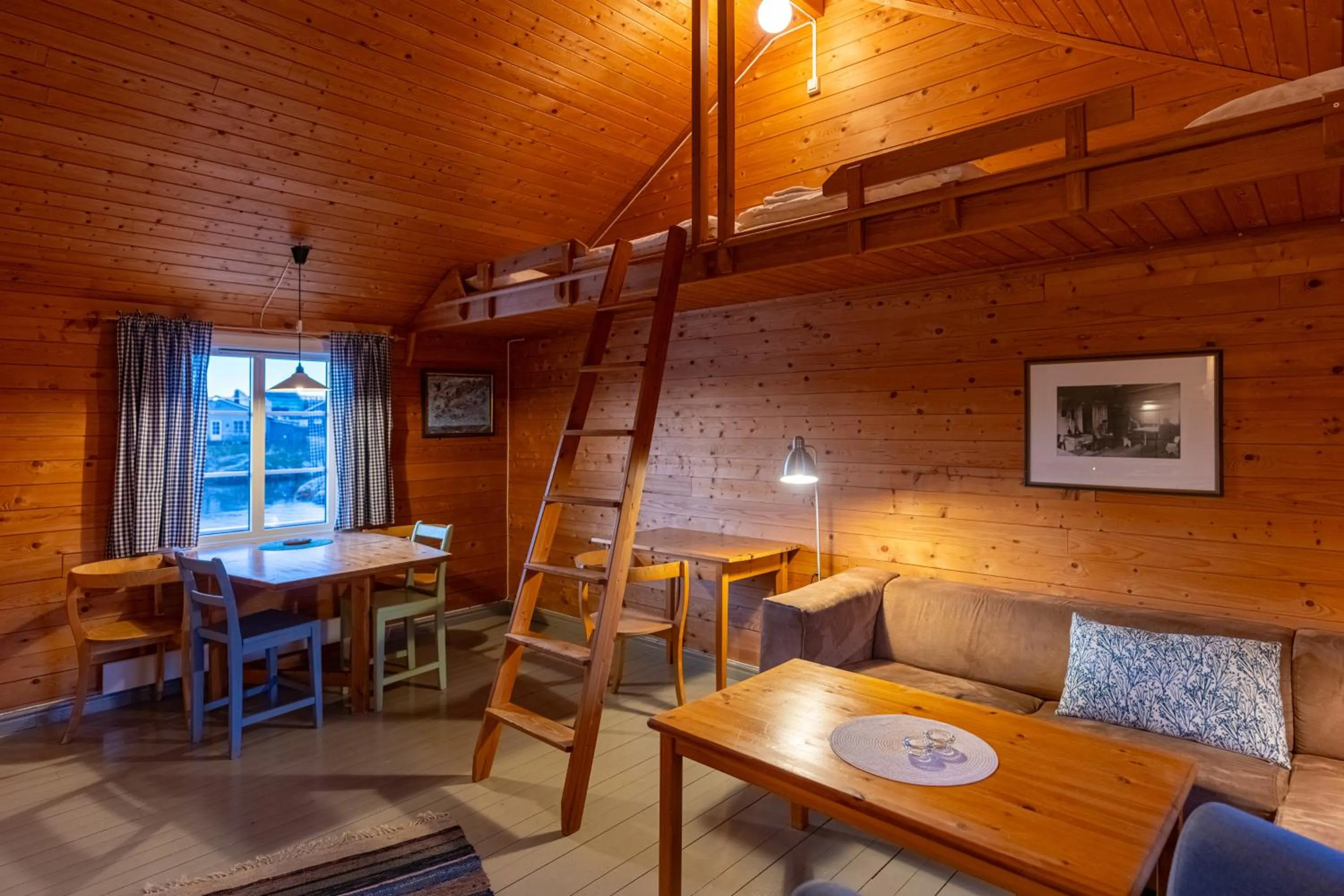 Living room in Henningsvær Rorbuer