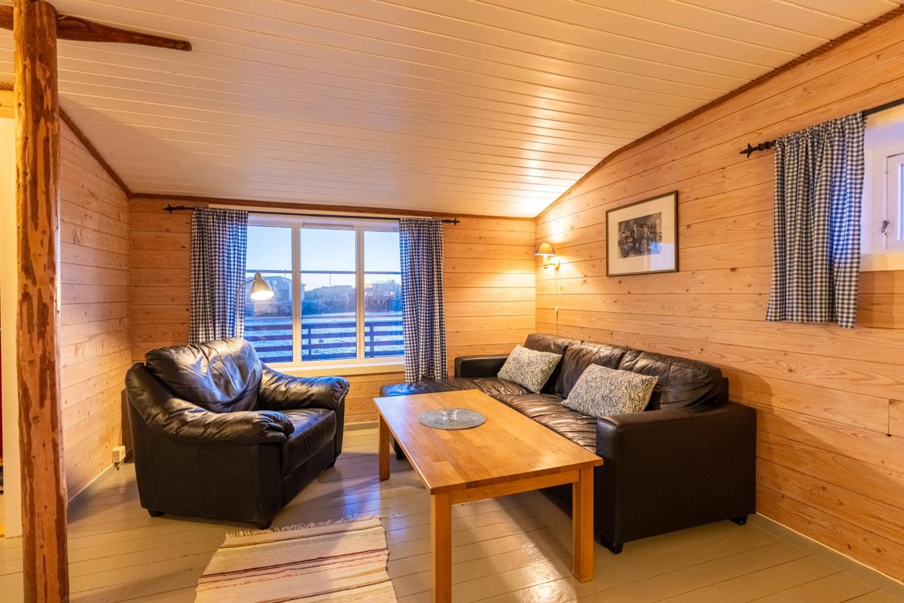 Living room in Henningsvær Rorbuer