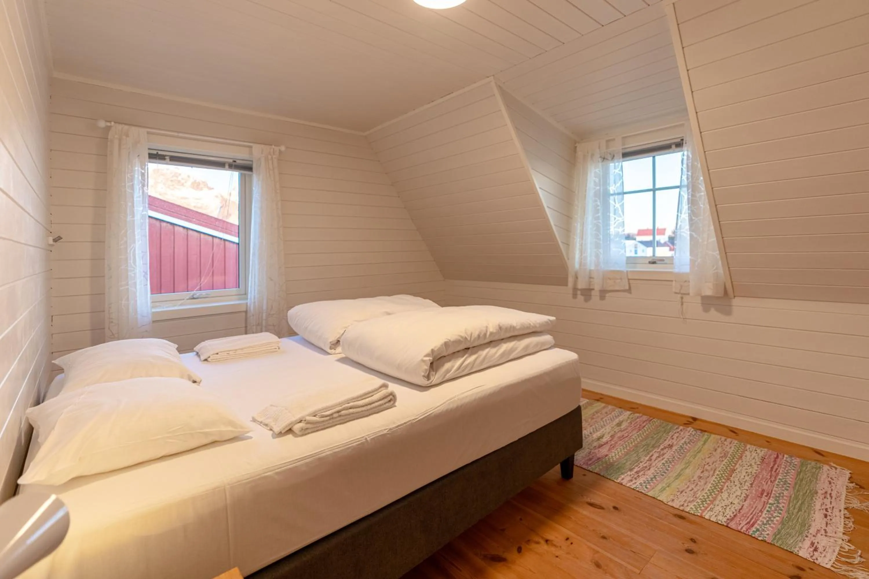 Bedroom, Bed in Henningsvær Rorbuer