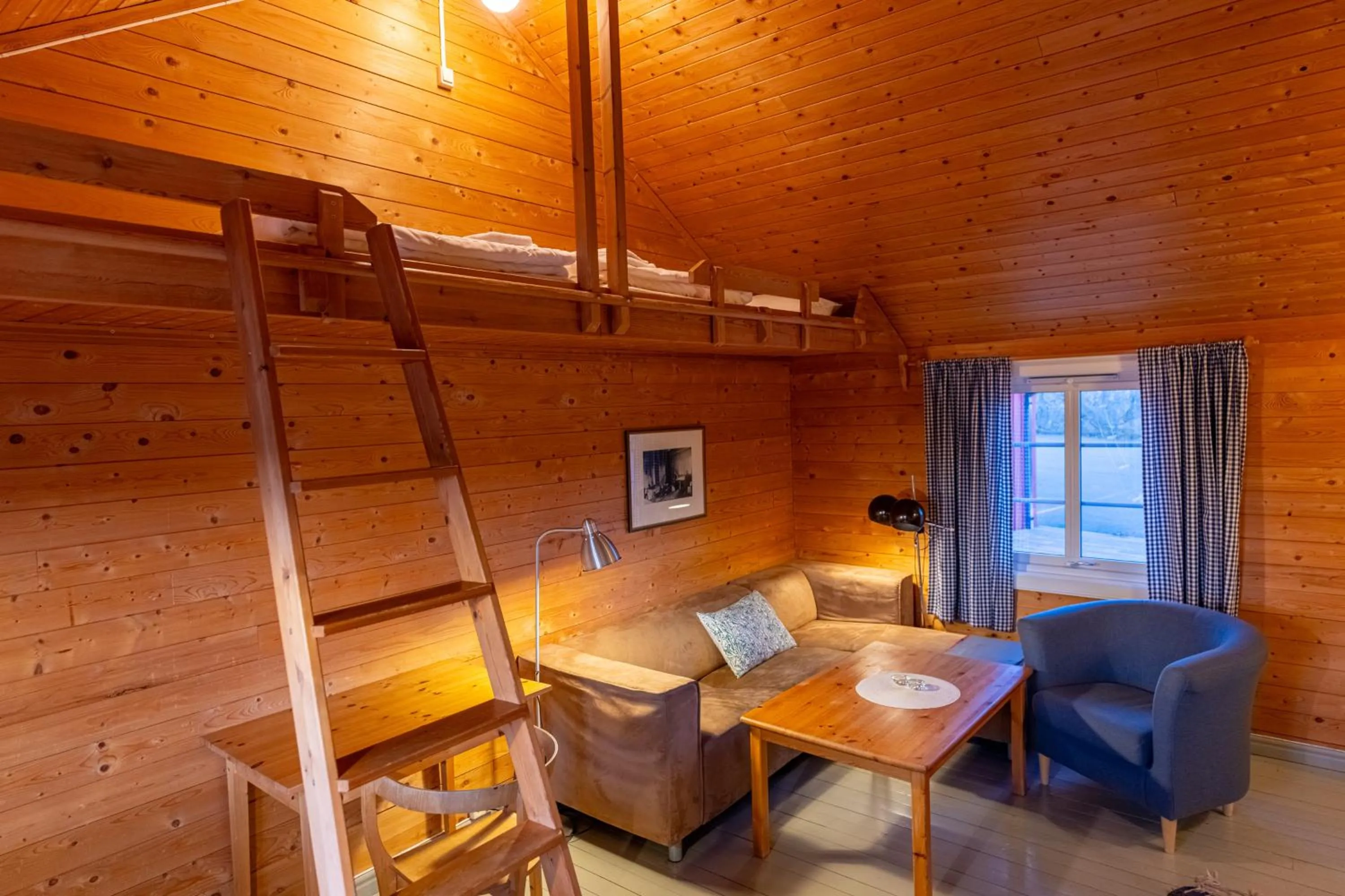 Bed in Henningsvær Rorbuer