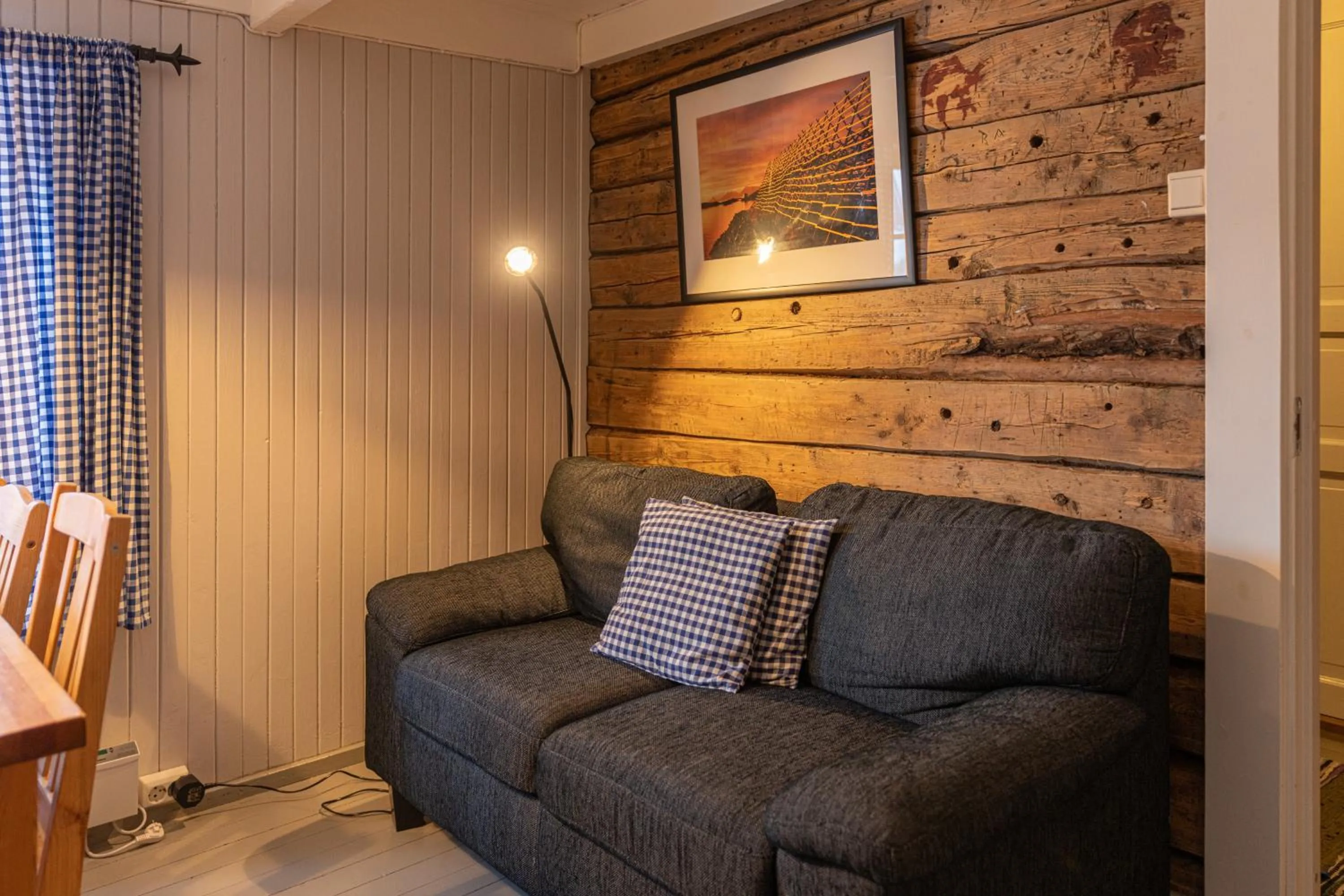 Seating area in Henningsvær Rorbuer