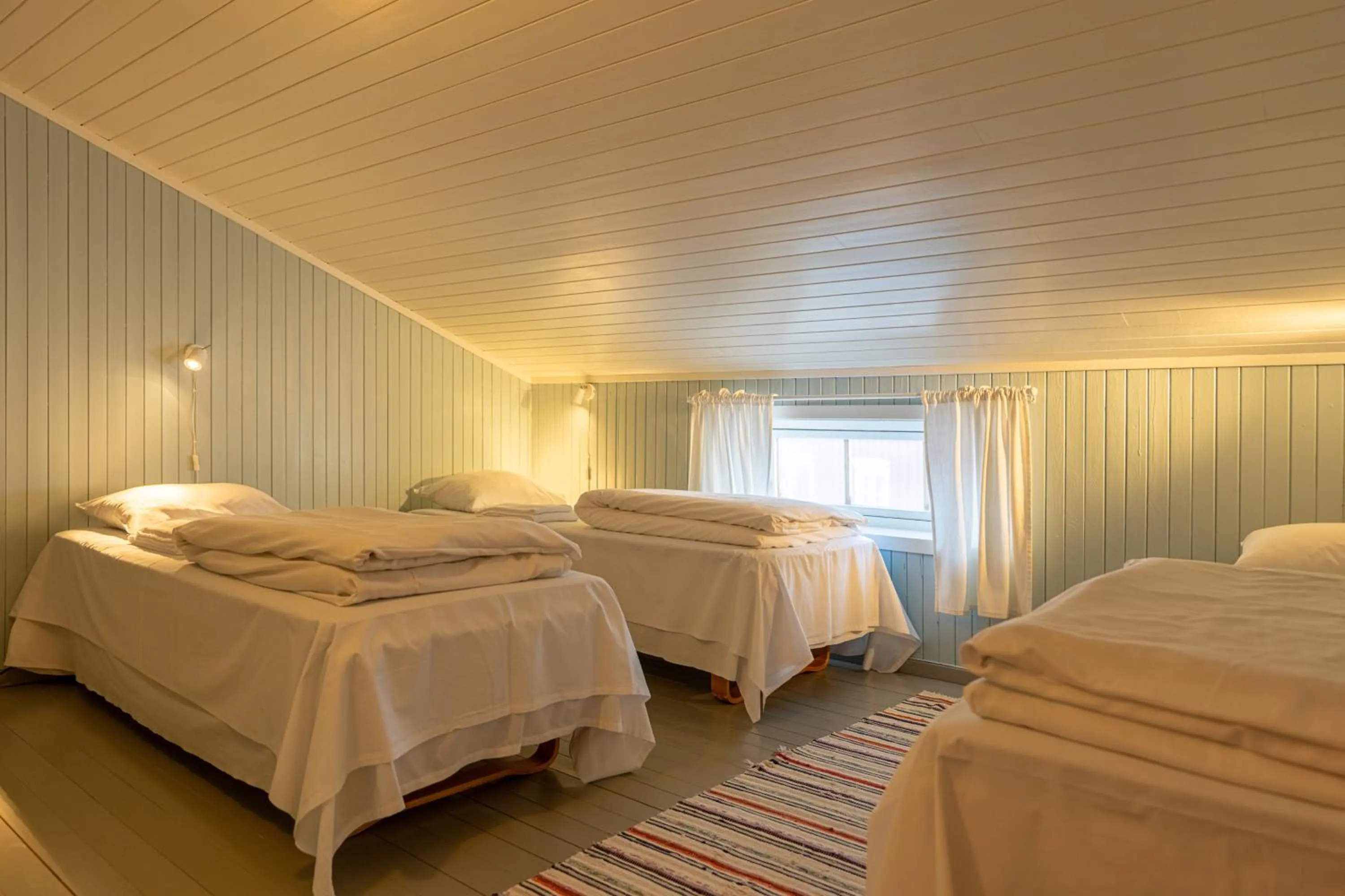 Bedroom, Bed in Henningsvær Rorbuer
