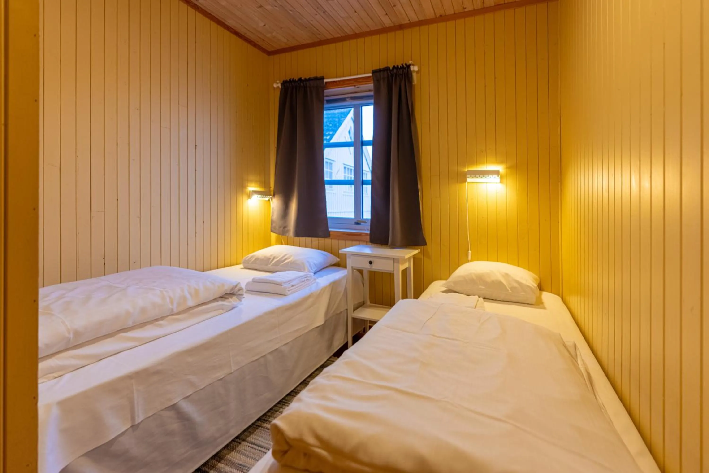 Bedroom, Bed in Henningsvær Rorbuer
