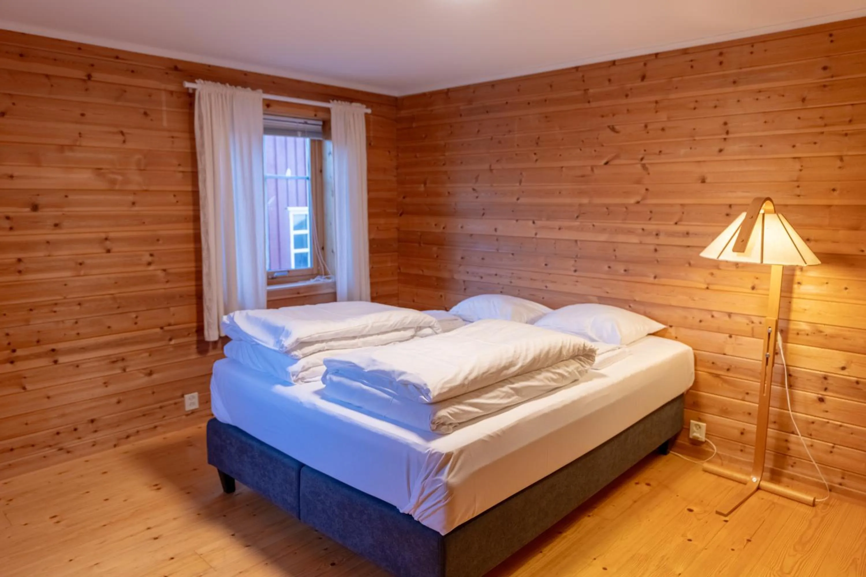 Bedroom, Bed in Henningsvær Rorbuer