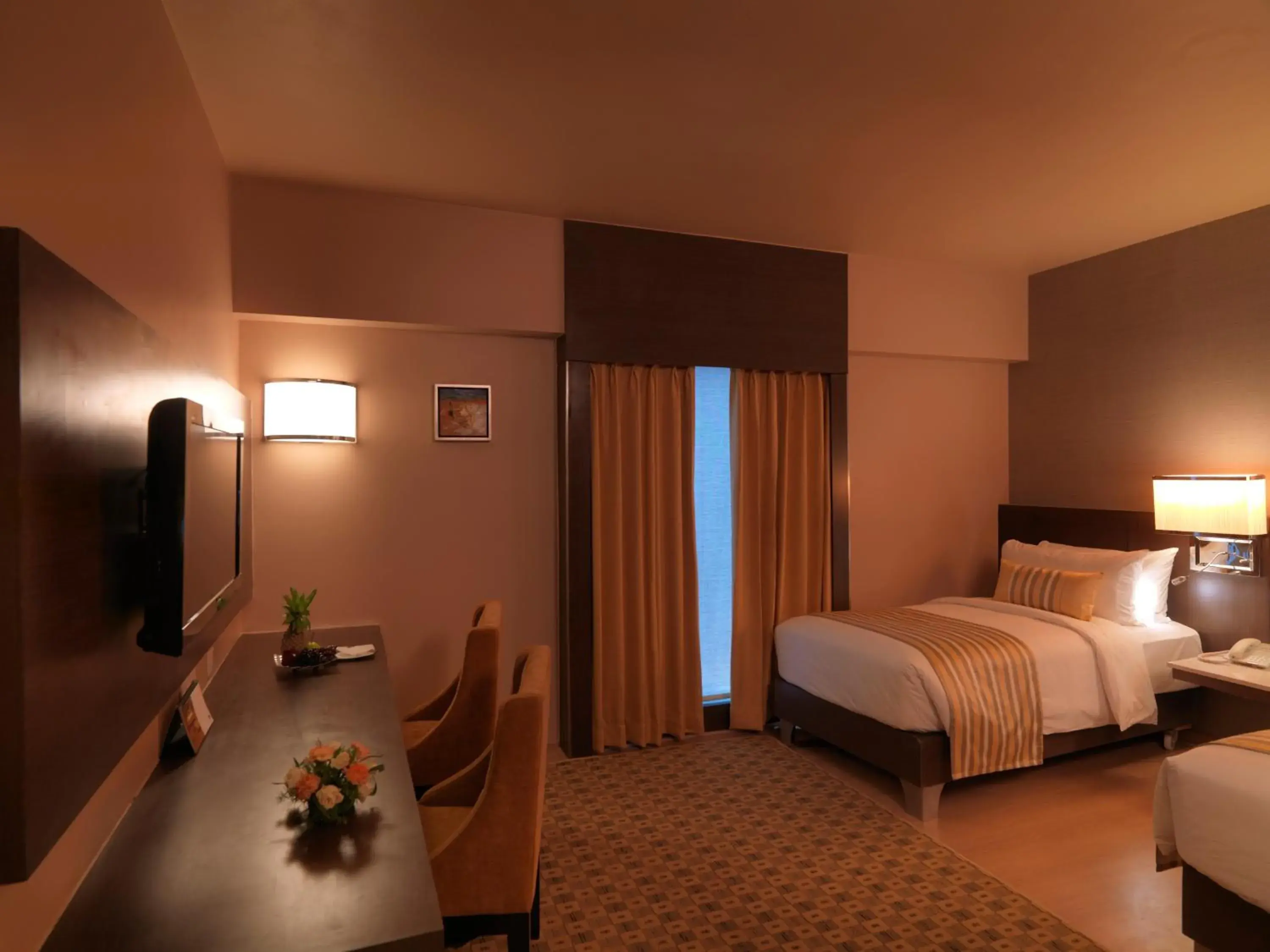 Photo of the whole room, Bed in The Quorum Photo of the whole room, Bed in The Quorum