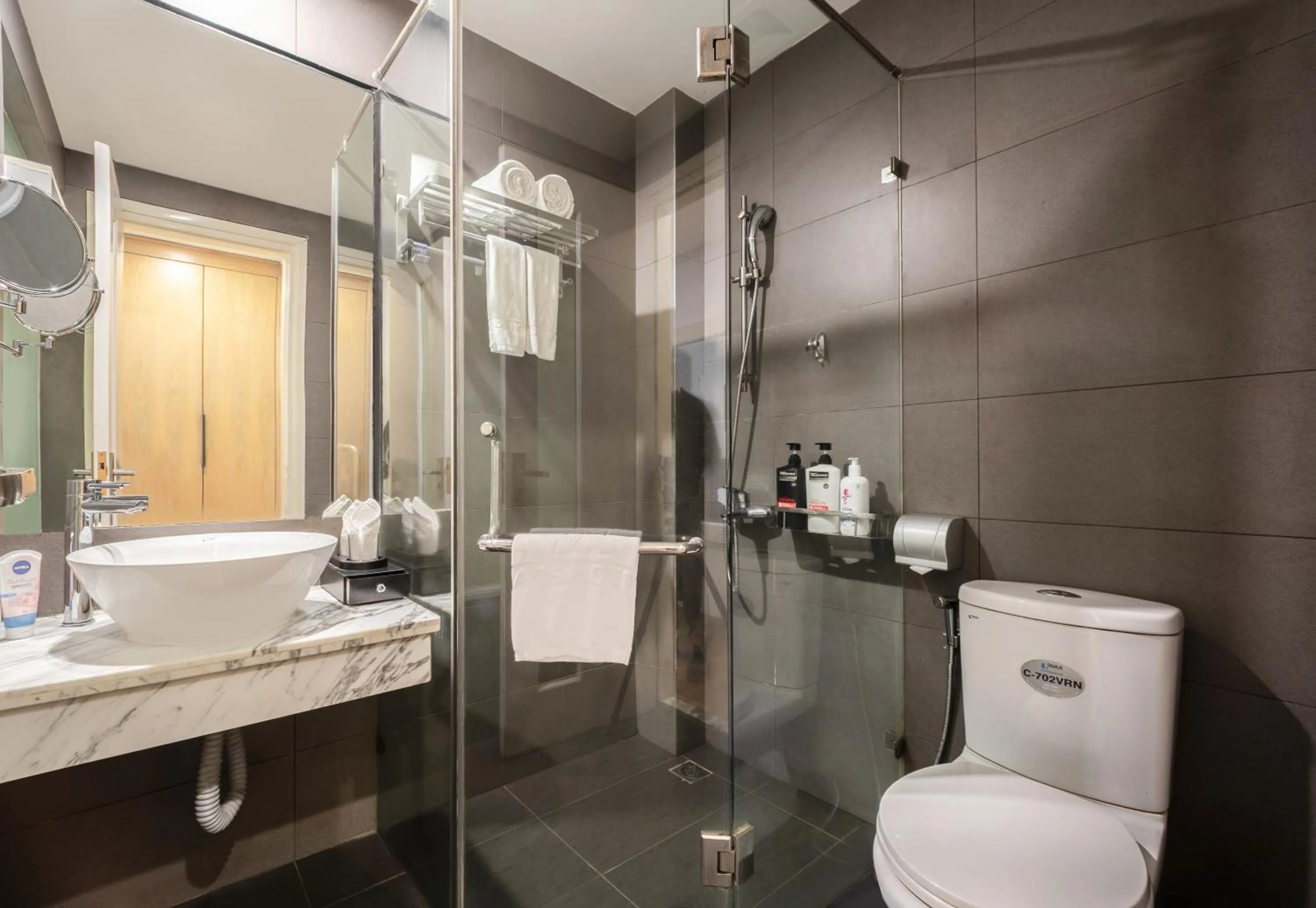 Shower in A25 Hotel - 66 Trần Thái Tông