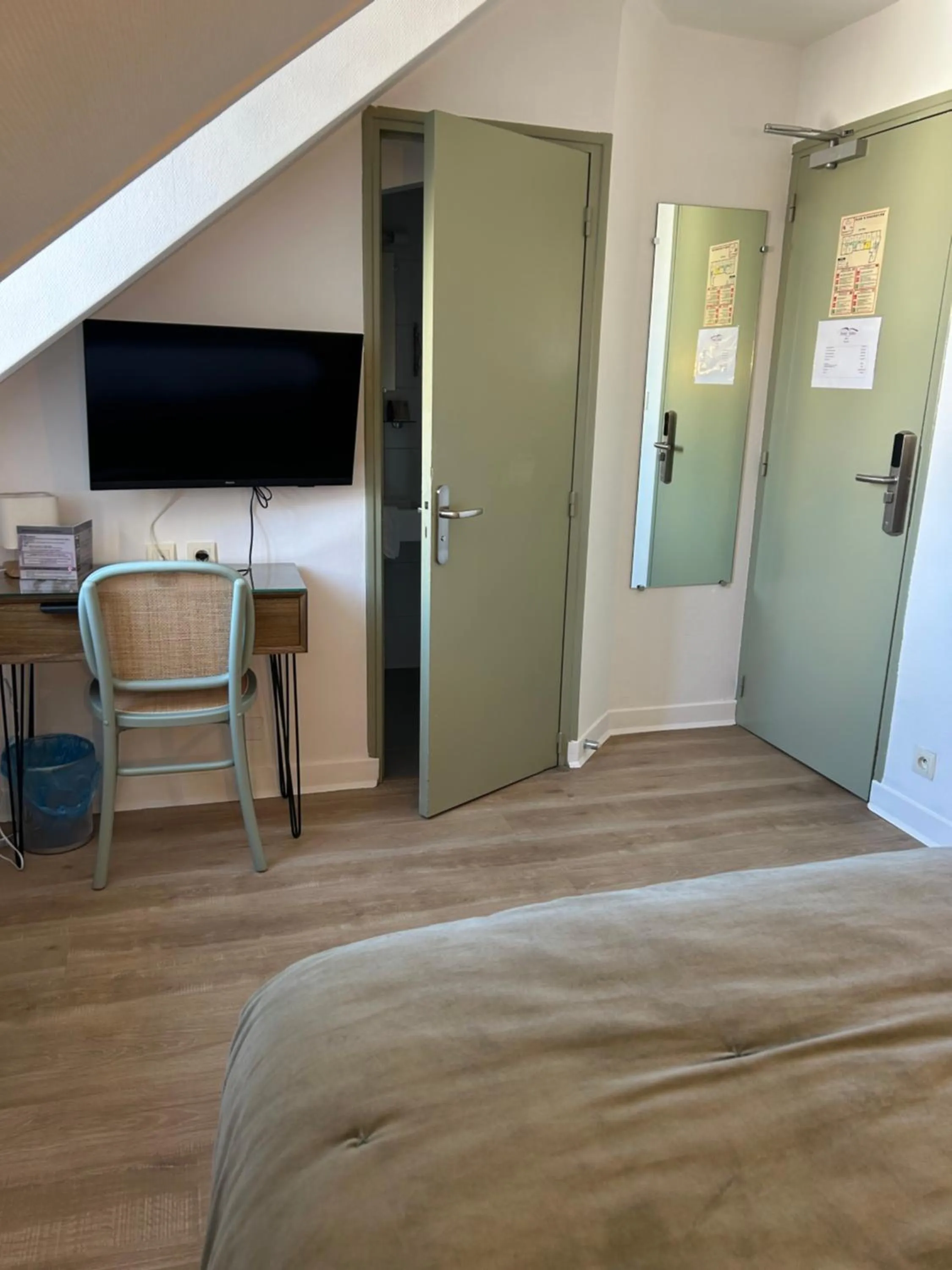 Photo of the whole room, Bed in Hotel Eden