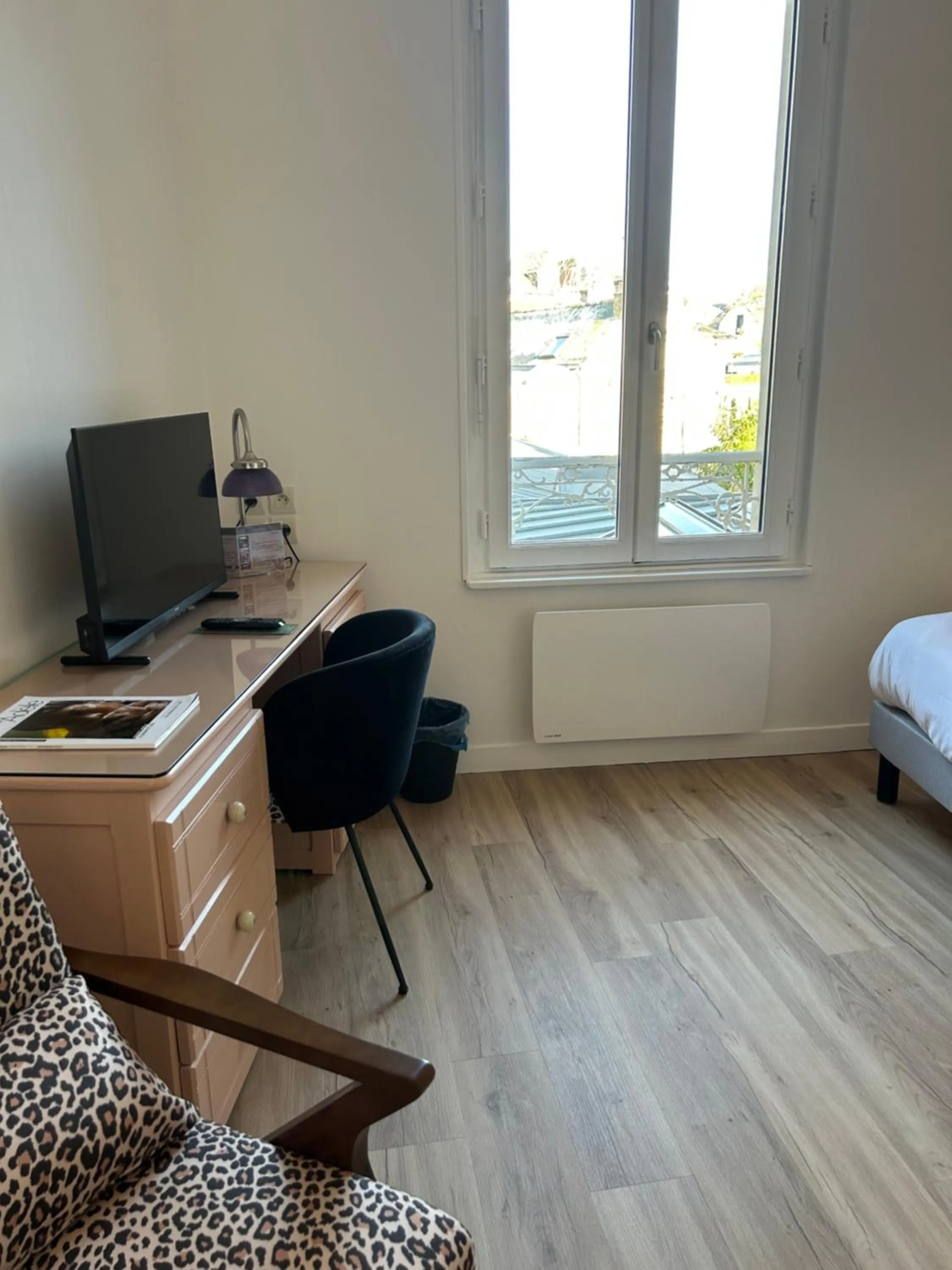 Photo of the whole room, Bed in Hotel Eden