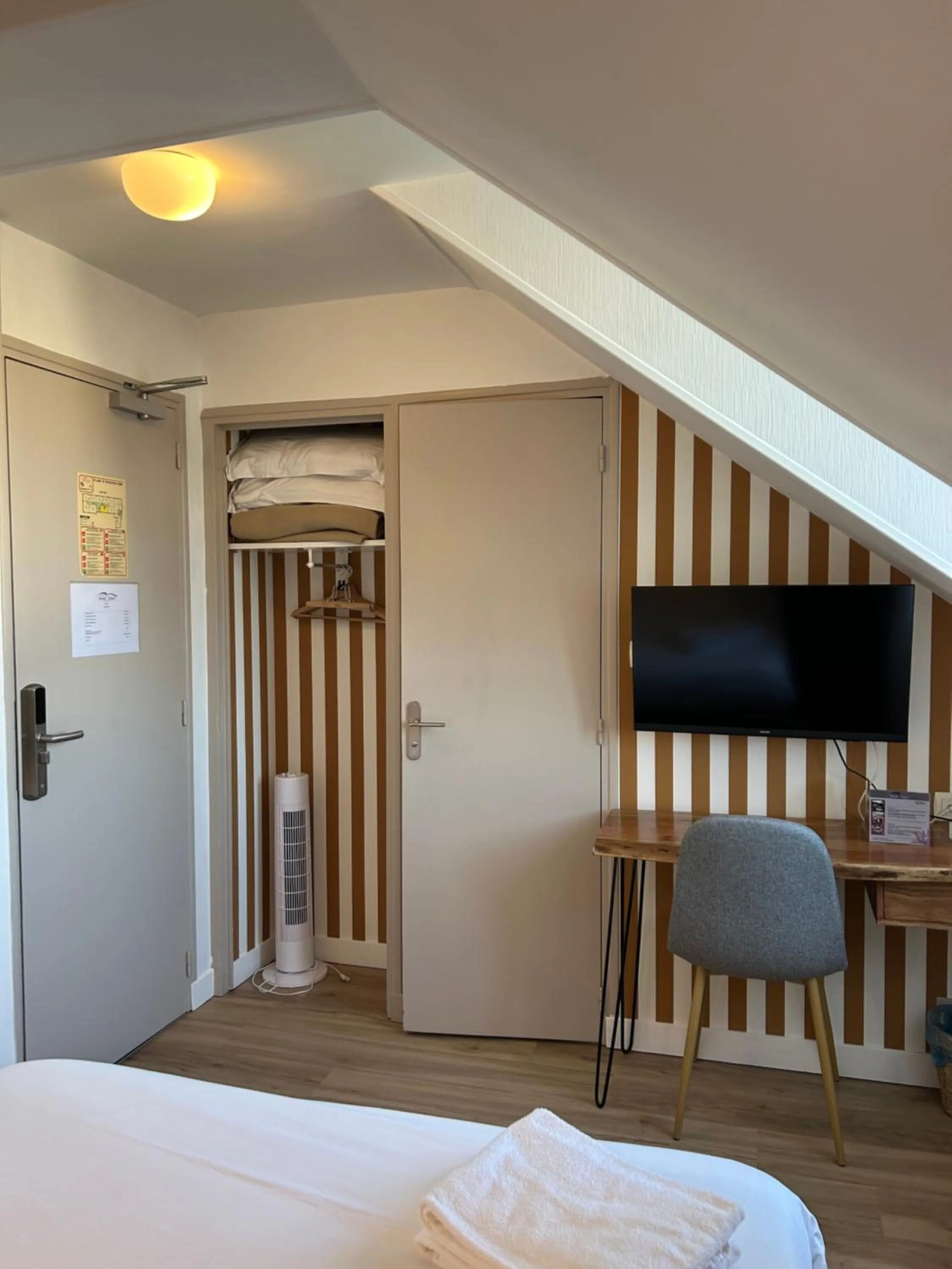 Photo of the whole room, Bed in Hotel Eden