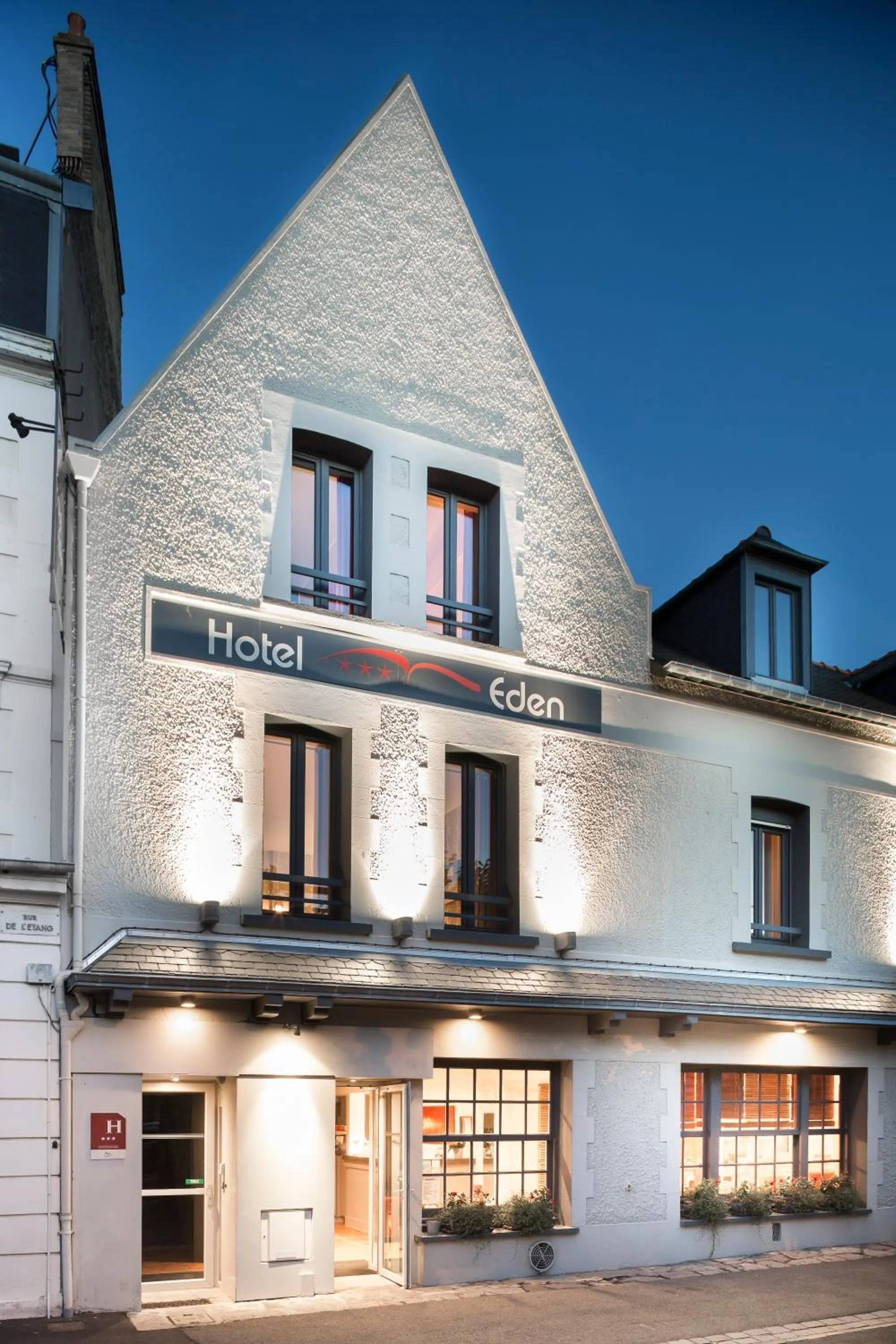 Facade/entrance in Hotel Eden