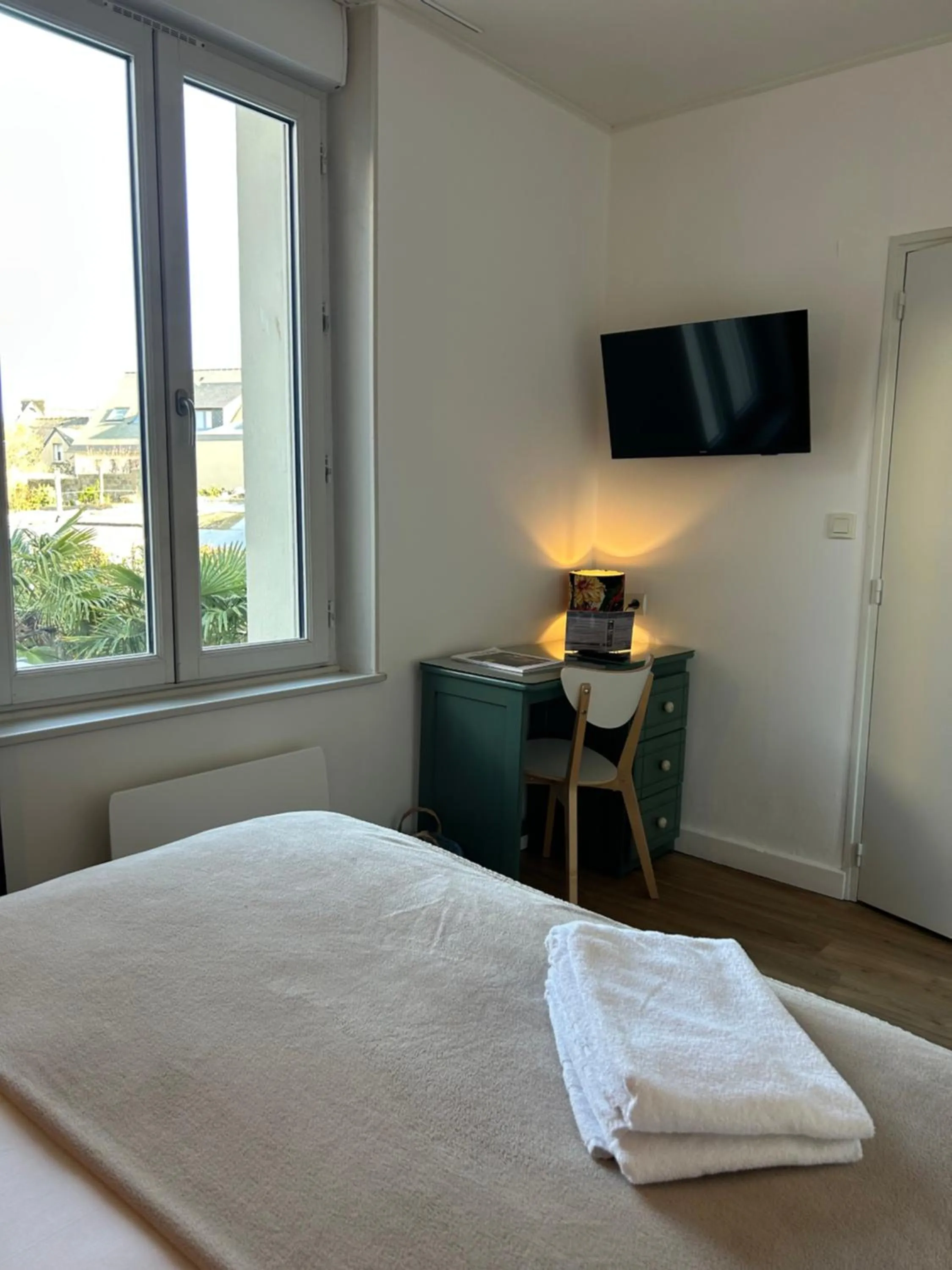 Photo of the whole room, Bed in Hotel Eden