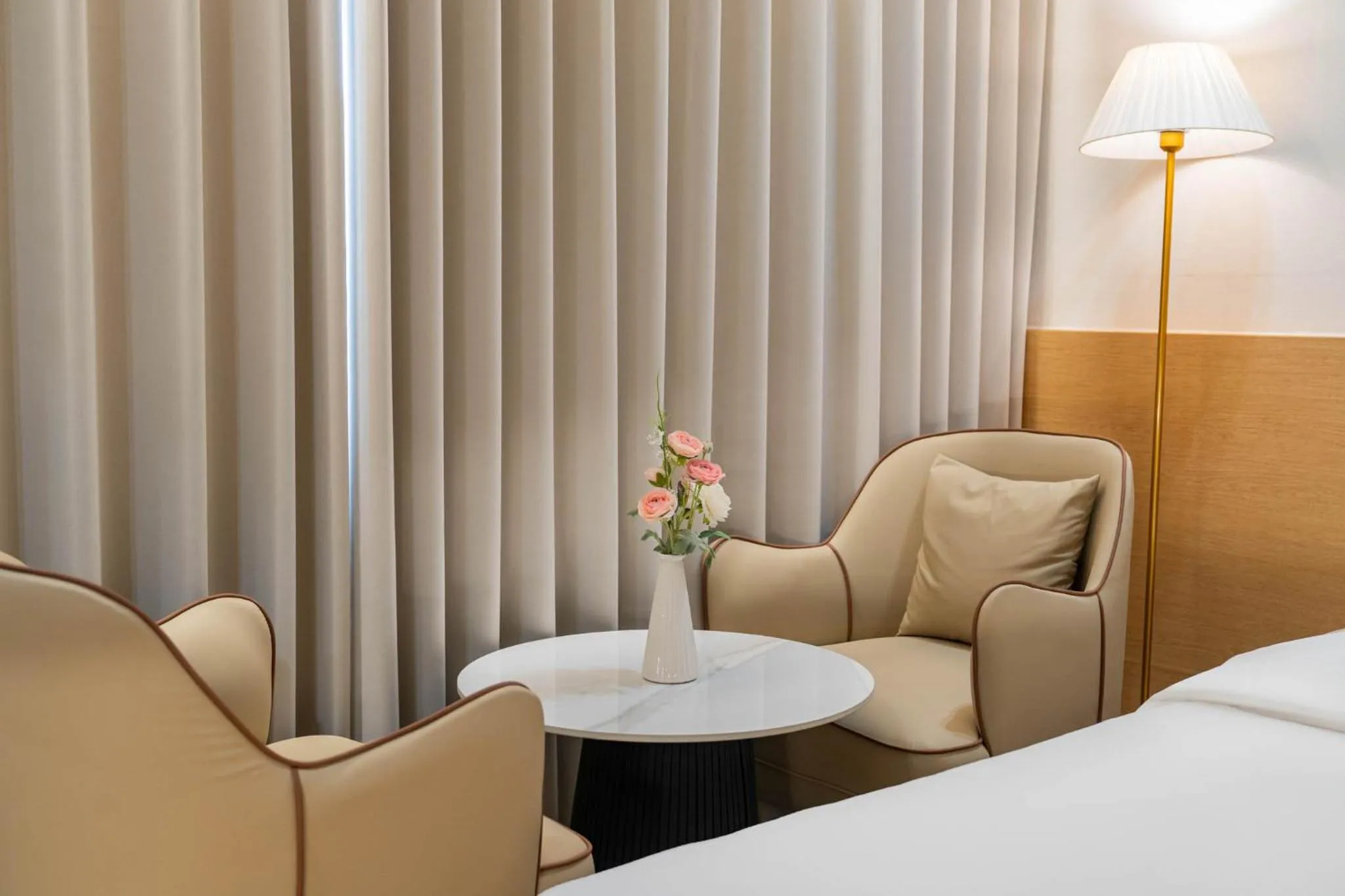 Bed in Benikea Hotel Bizinn