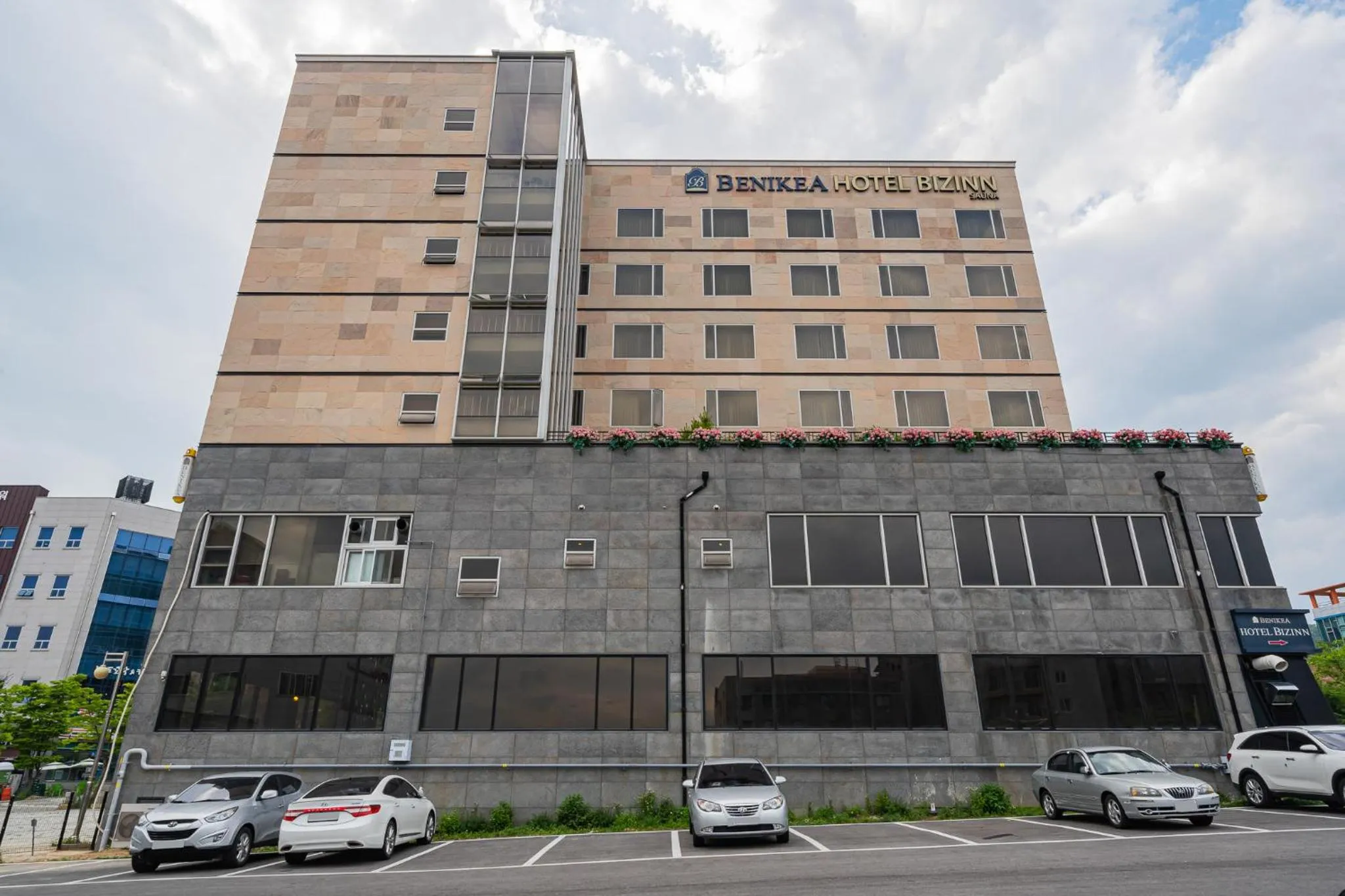 Property building in Benikea Hotel Bizinn