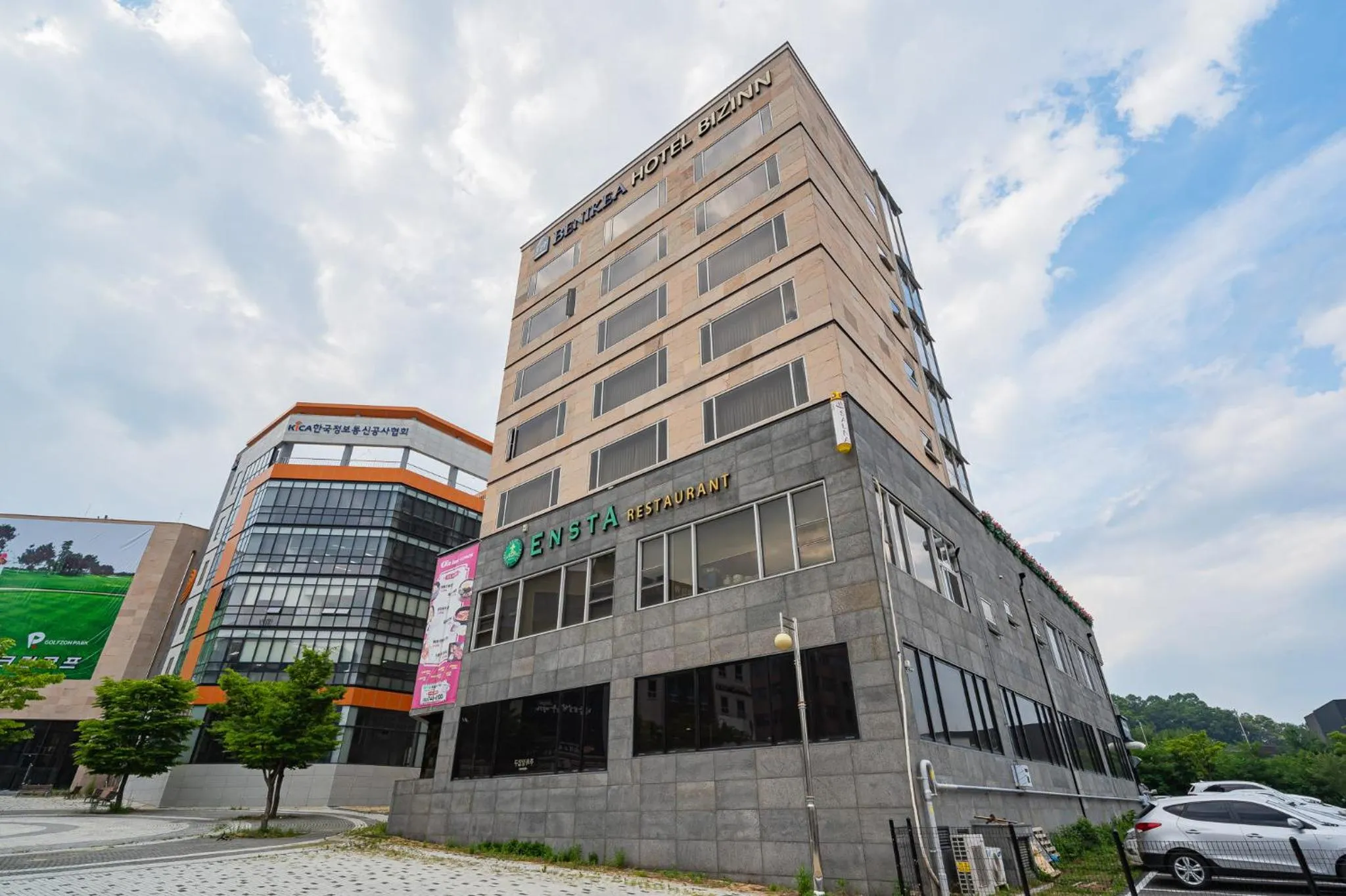 Property building in Benikea Hotel Bizinn