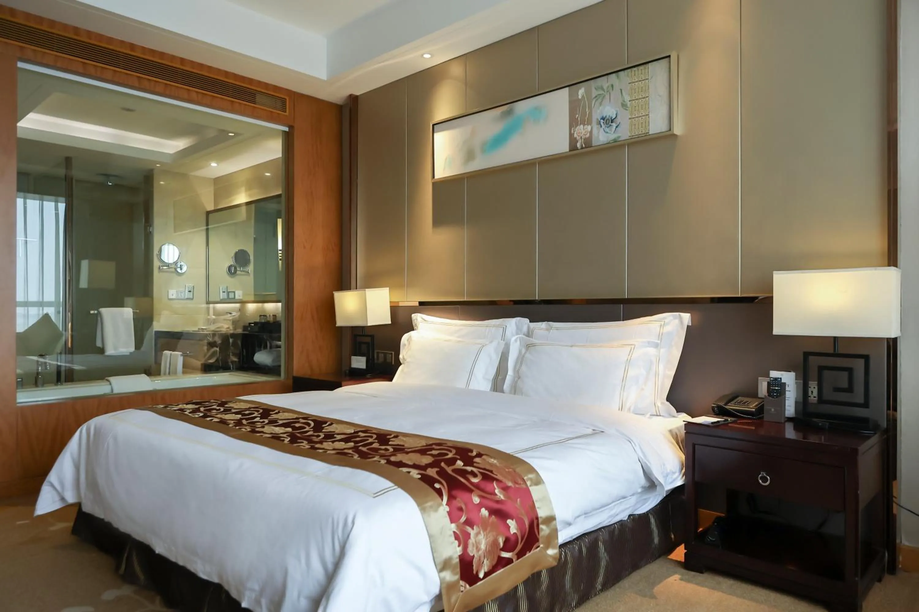 Bed in Tianhong Jinling Grand Hotel