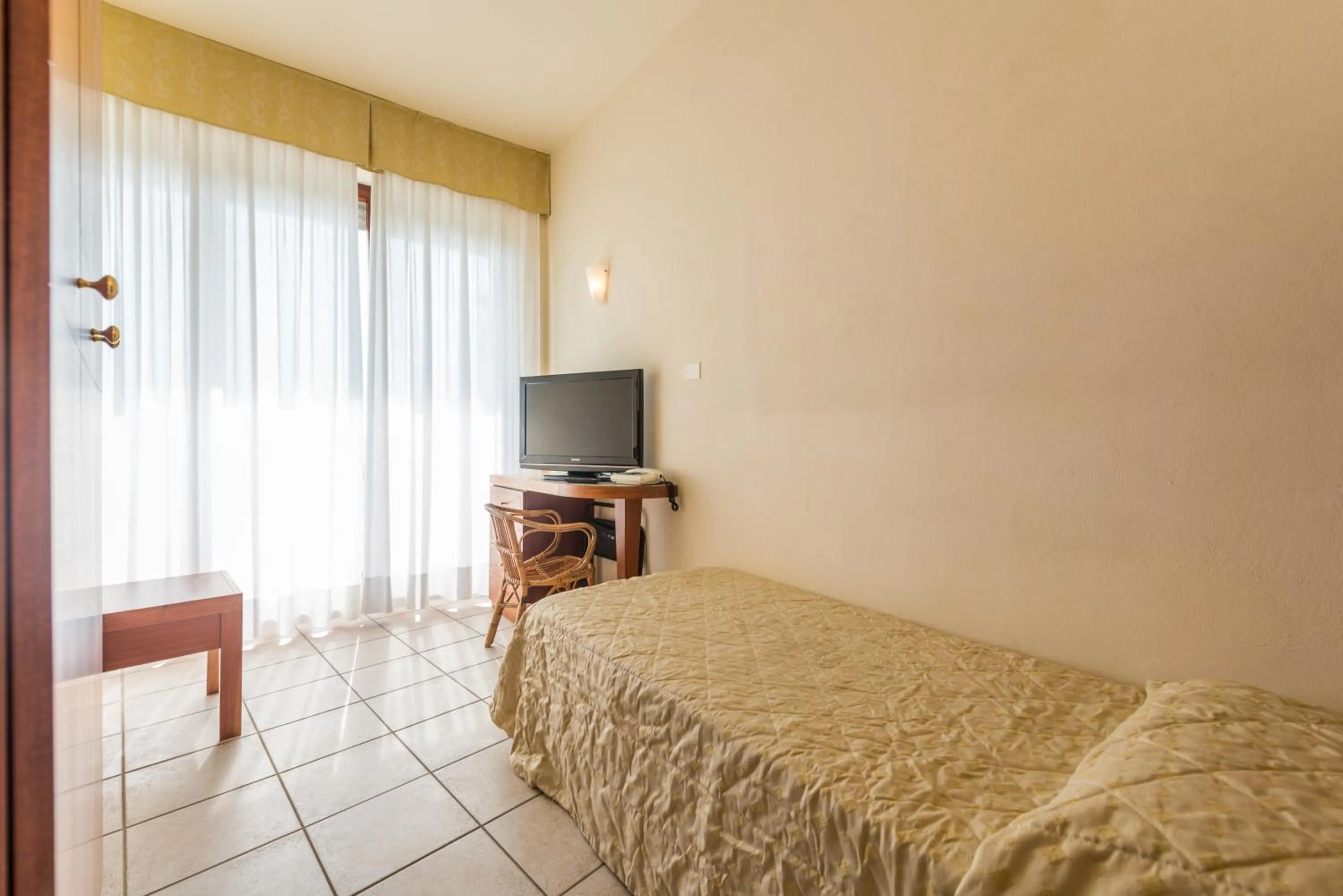 Bed in Hotel Bellevue Beach - sul mare