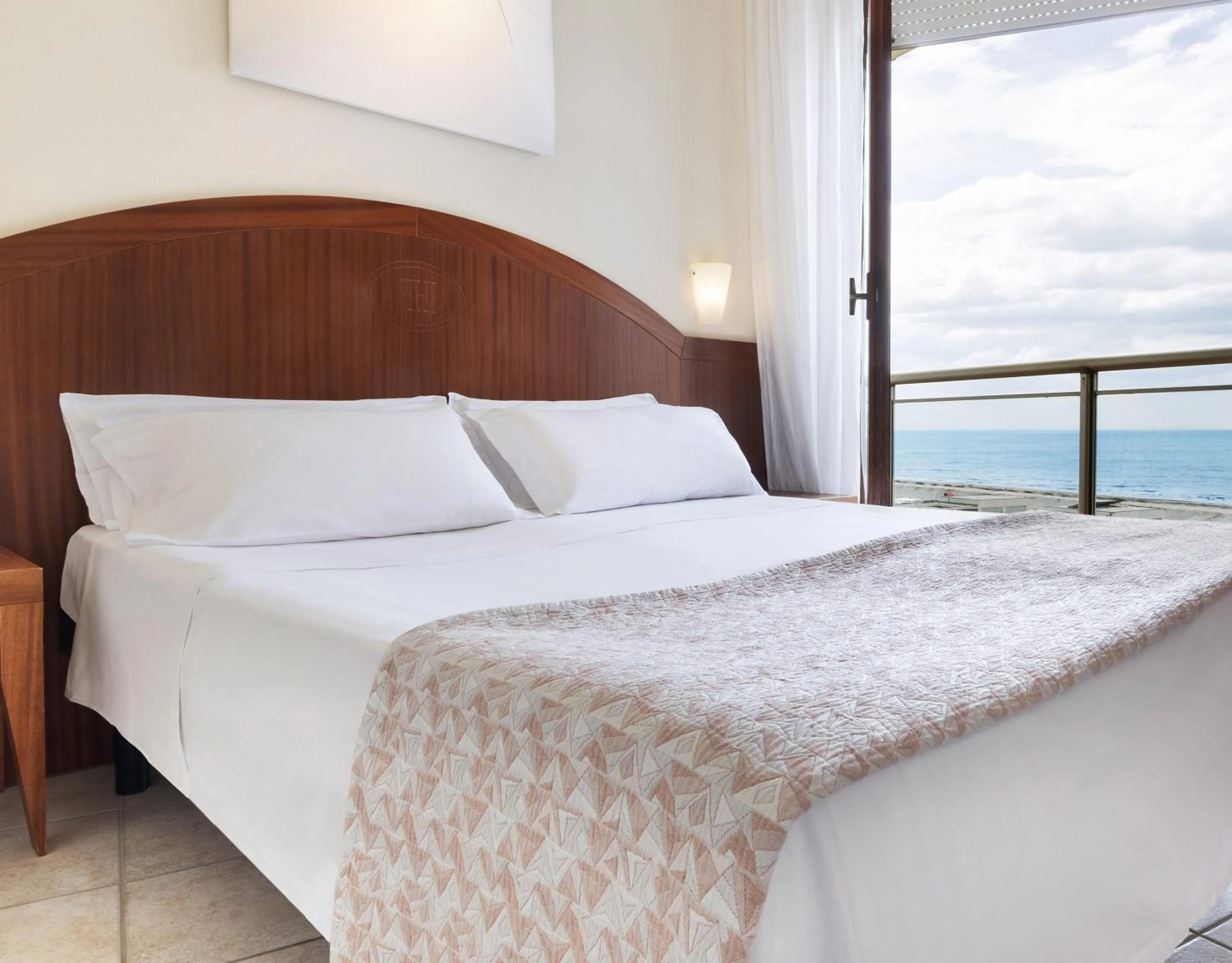 Bed in Hotel Bellevue Beach - sul mare