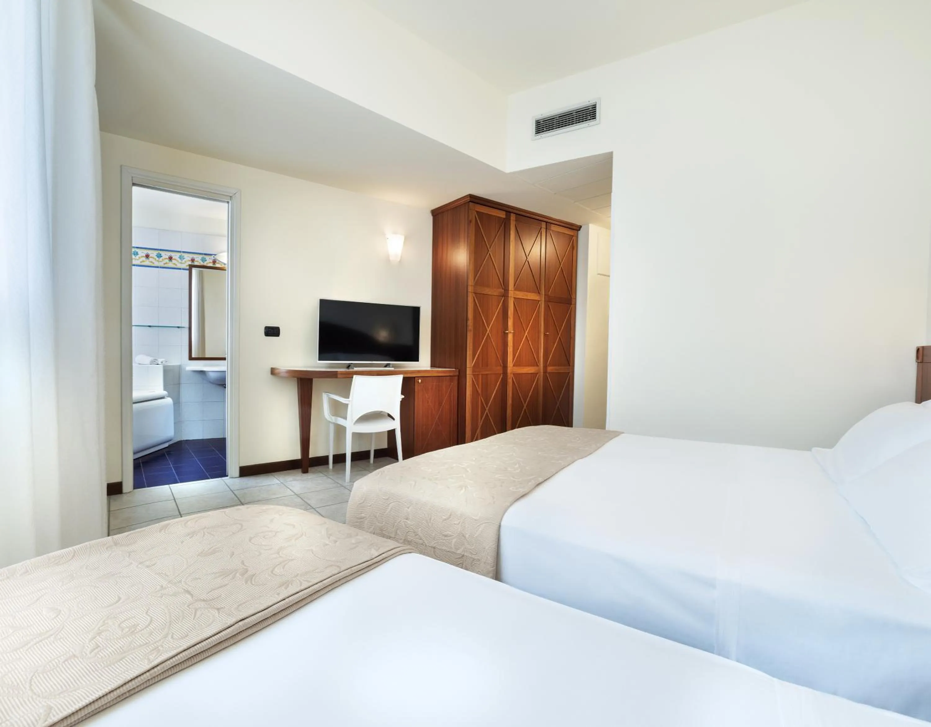 Bed in Hotel Bellevue Beach - sul mare