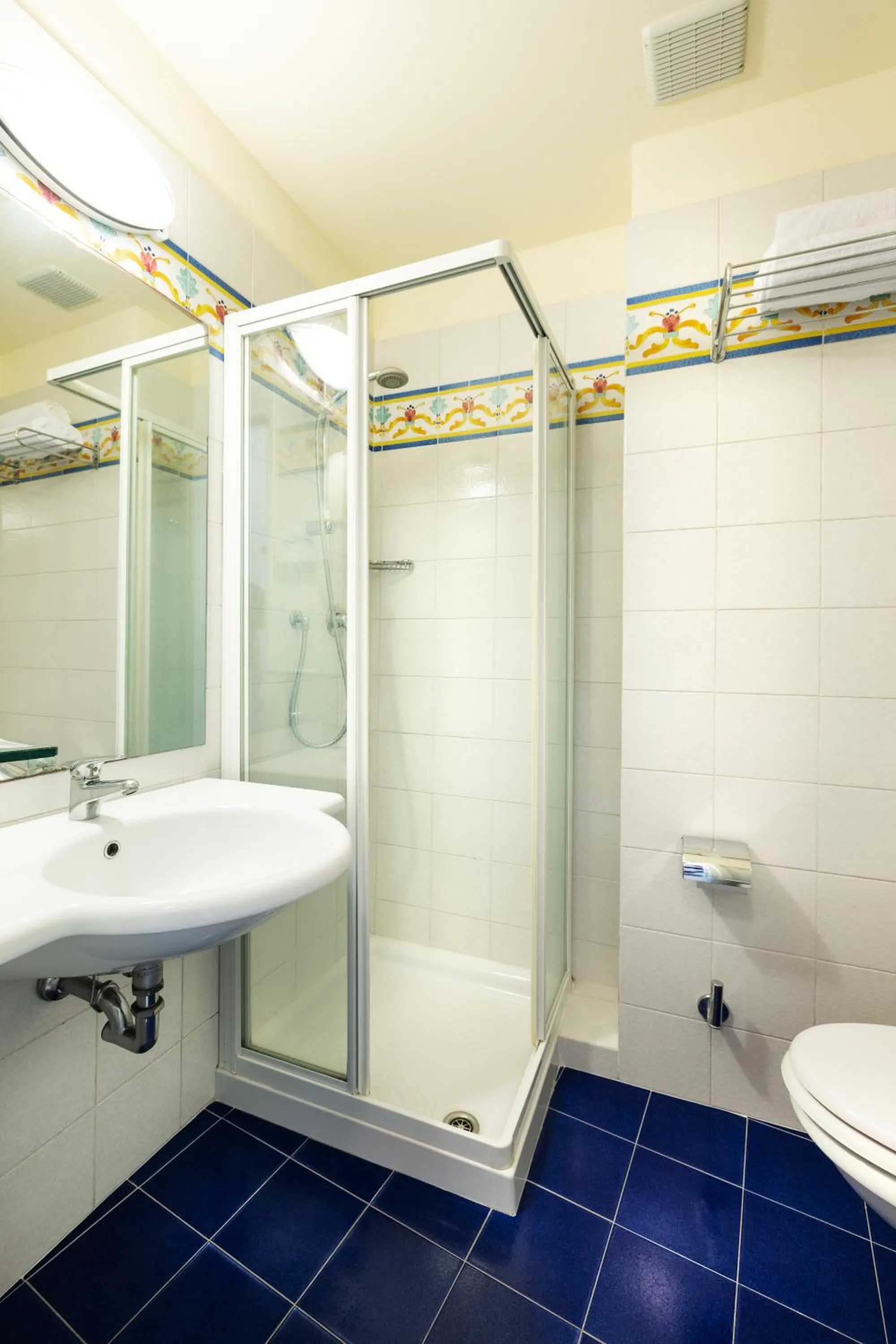 Shower in Hotel Bellevue Beach - sul mare