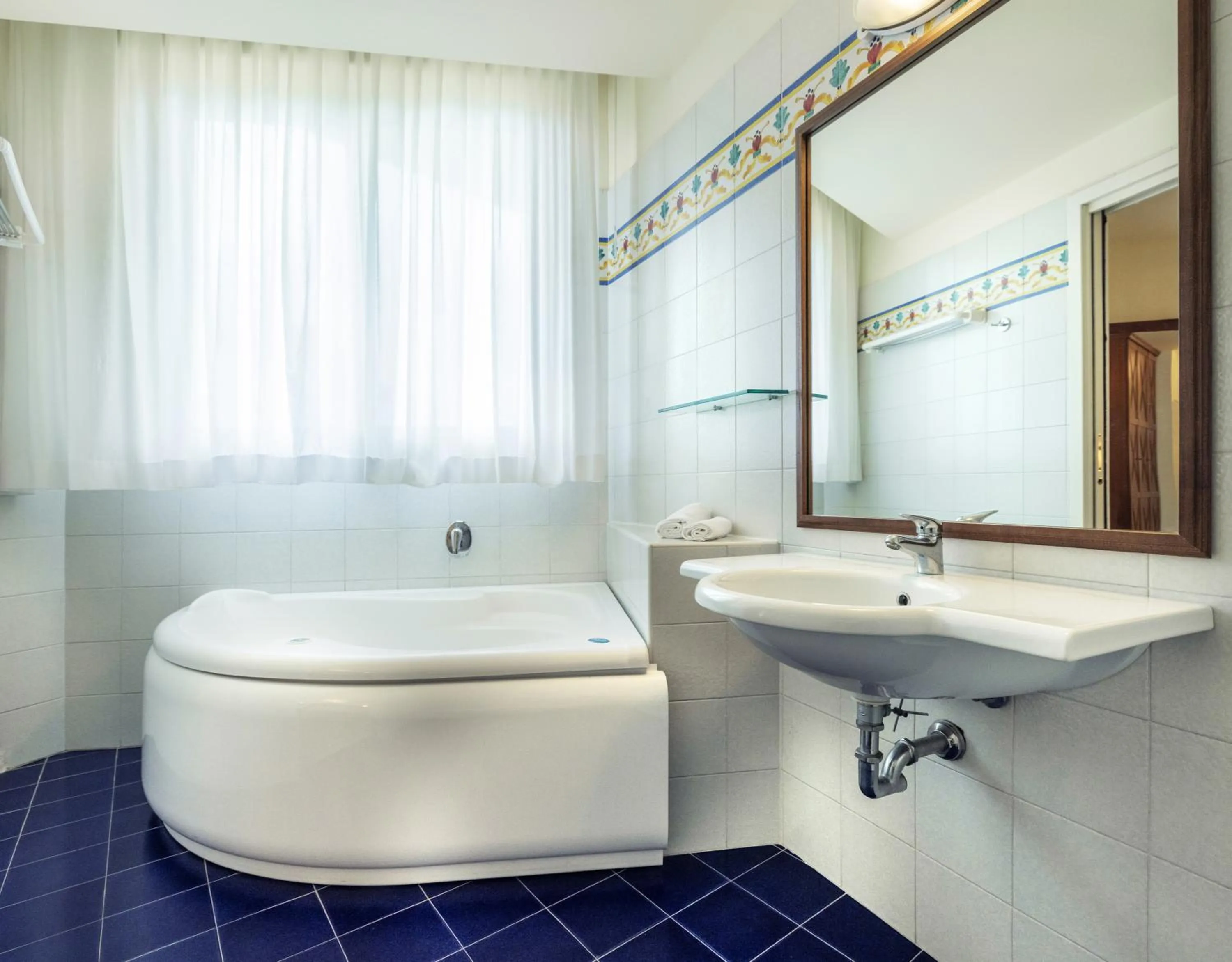 Toilet in Hotel Bellevue Beach - sul mare