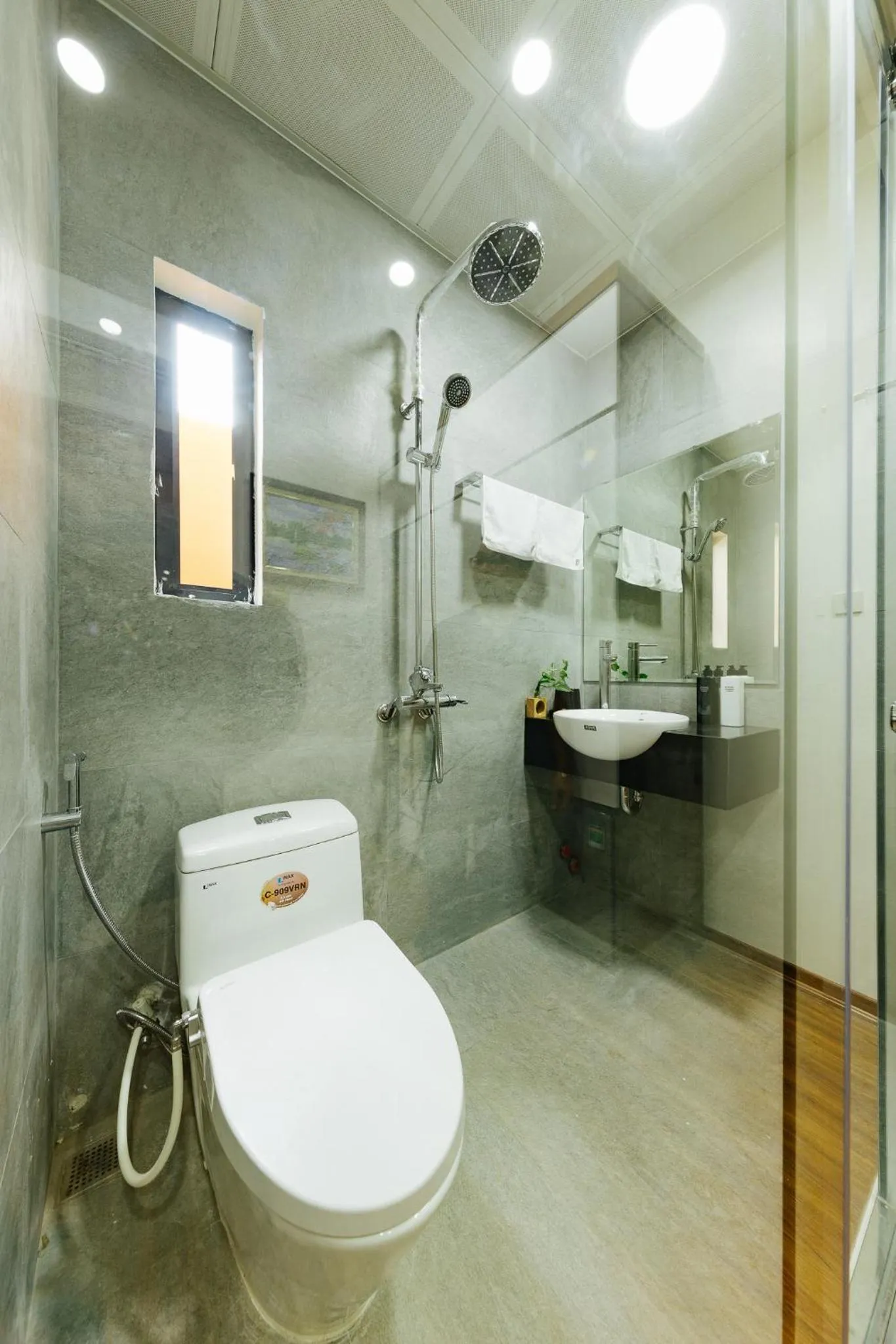 Shower in Hi Home Residences Ba Dinh