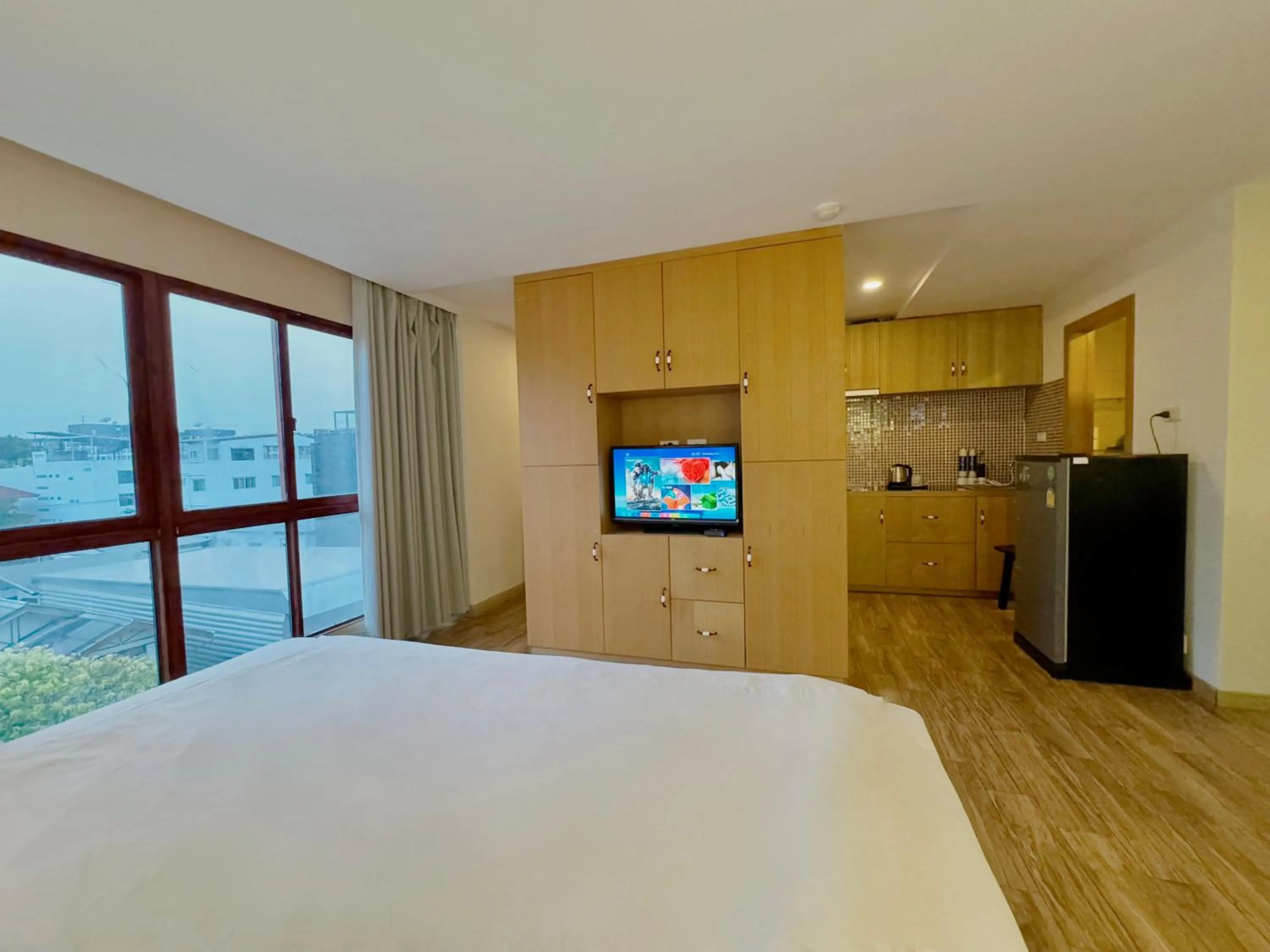 Bedroom, Bed in Pentafield City Residence