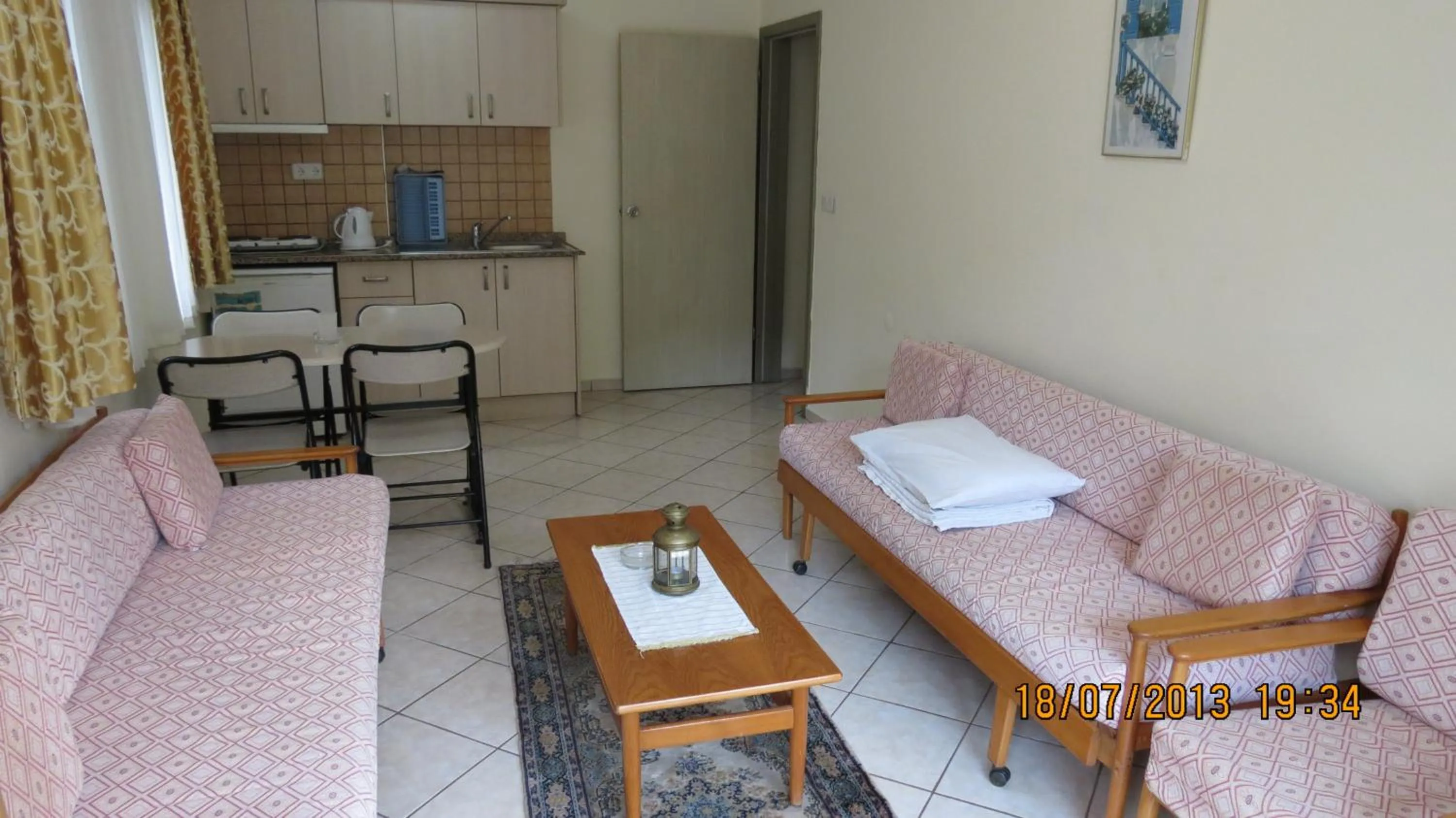 Photo of the whole room in Arya Otel