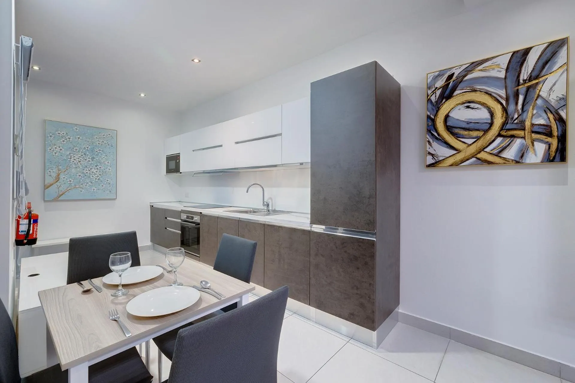 Idyllic Apartment just off the Promenade
