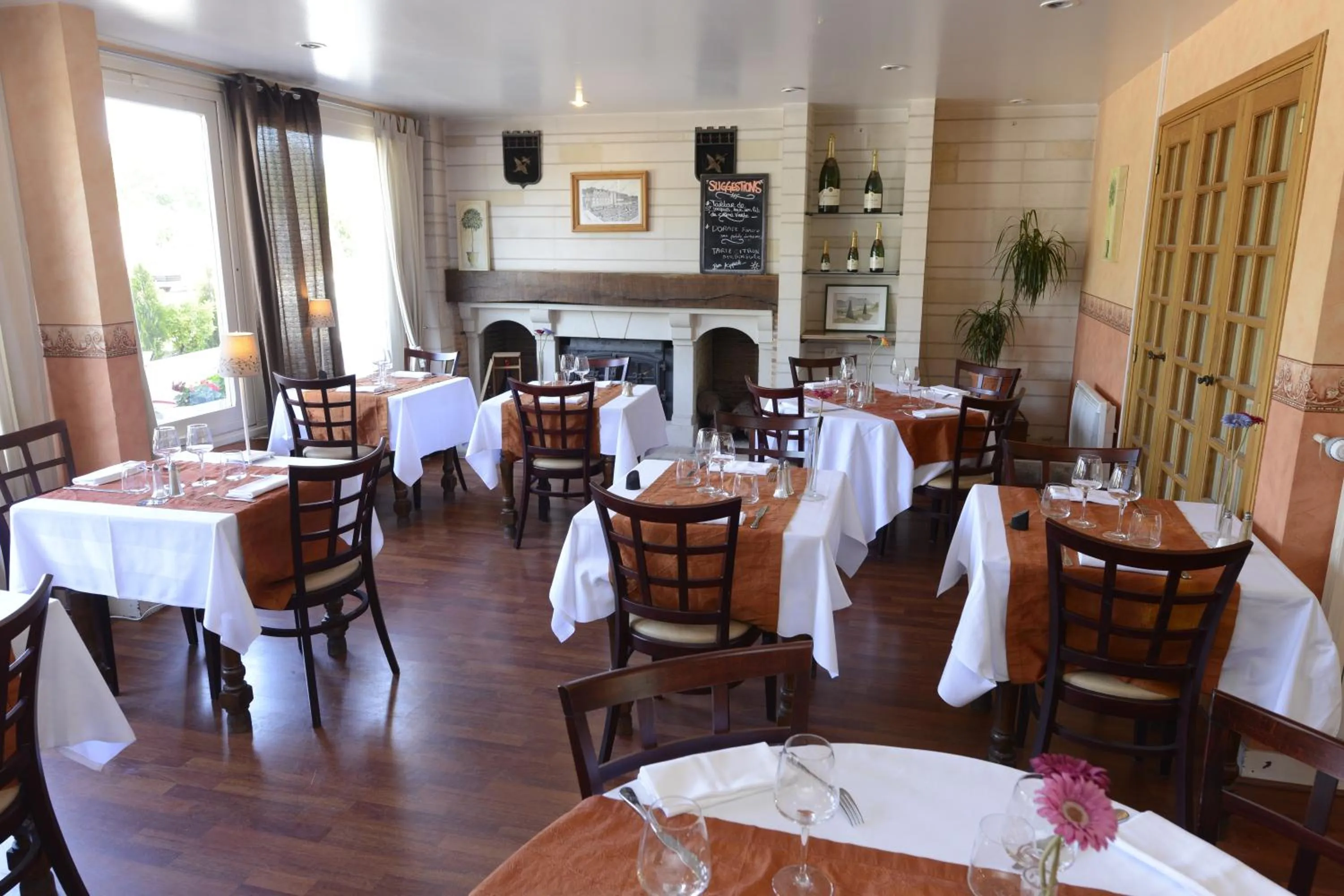 Restaurant/places to eat in The Originals City, Hôtel Le Cheval Rouge, Tours Ouest