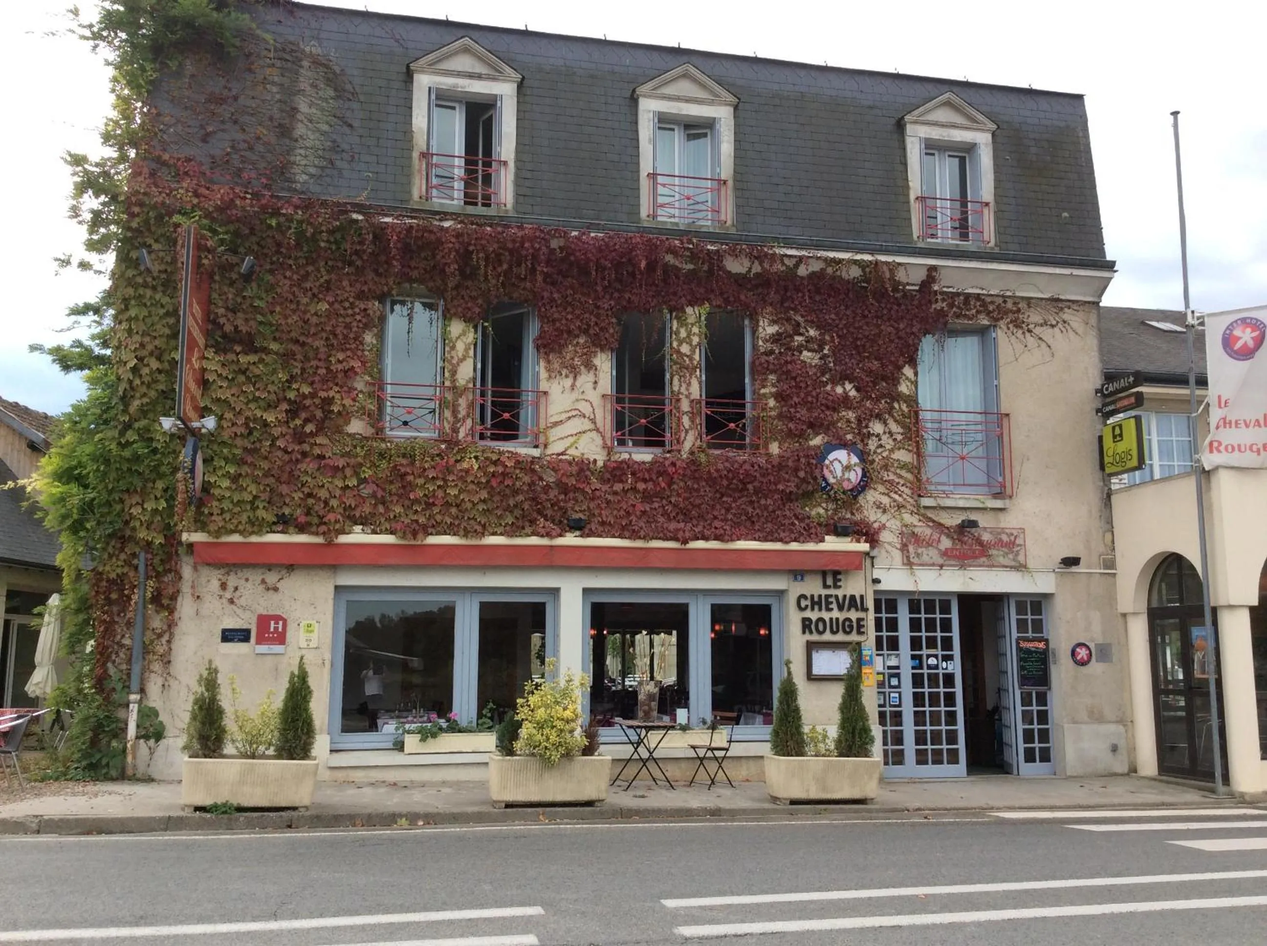 Property building in The Originals City, Hôtel Le Cheval Rouge, Tours Ouest