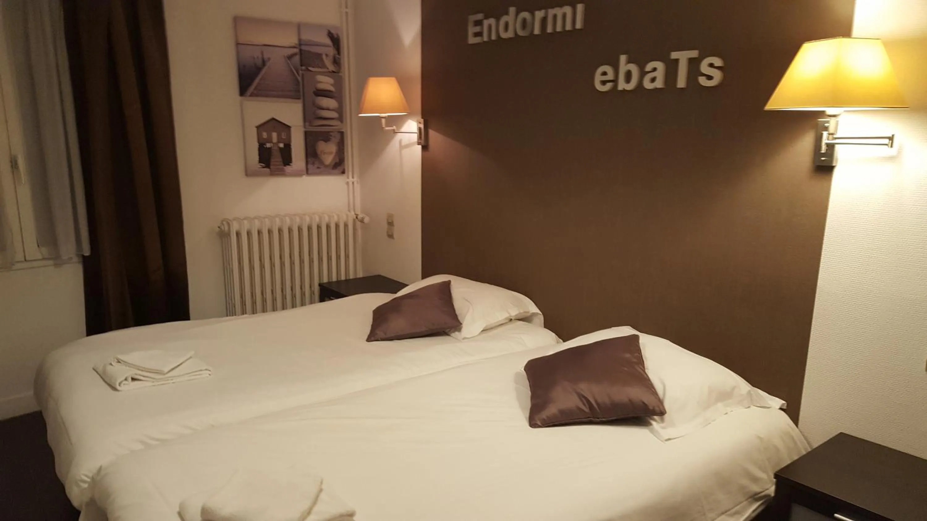 Bed in The Originals City, Hôtel Le Cheval Rouge, Tours Ouest