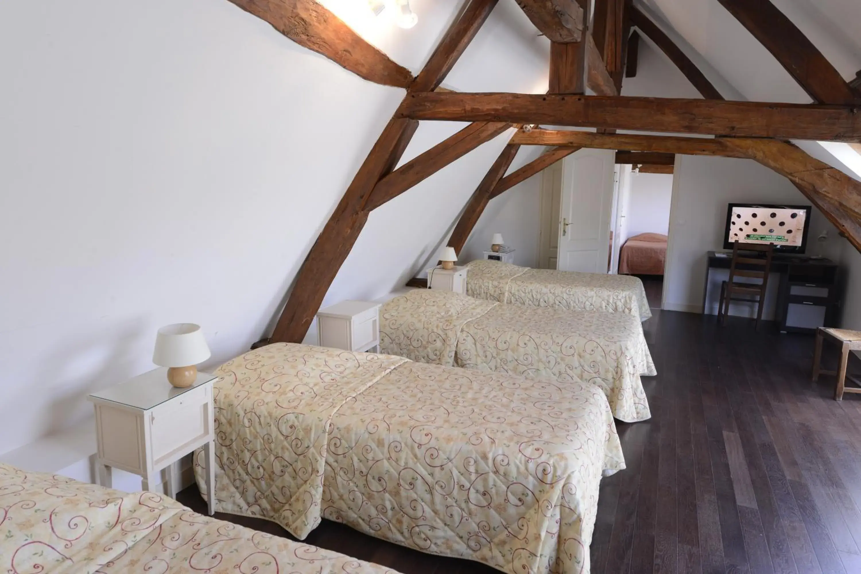 Photo of the whole room, Bed in The Originals City, Hôtel Le Cheval Rouge, Tours Ouest Photo of the whole room, Bed in The Originals City, Hôtel Le Cheval Rouge, Tours Ouest