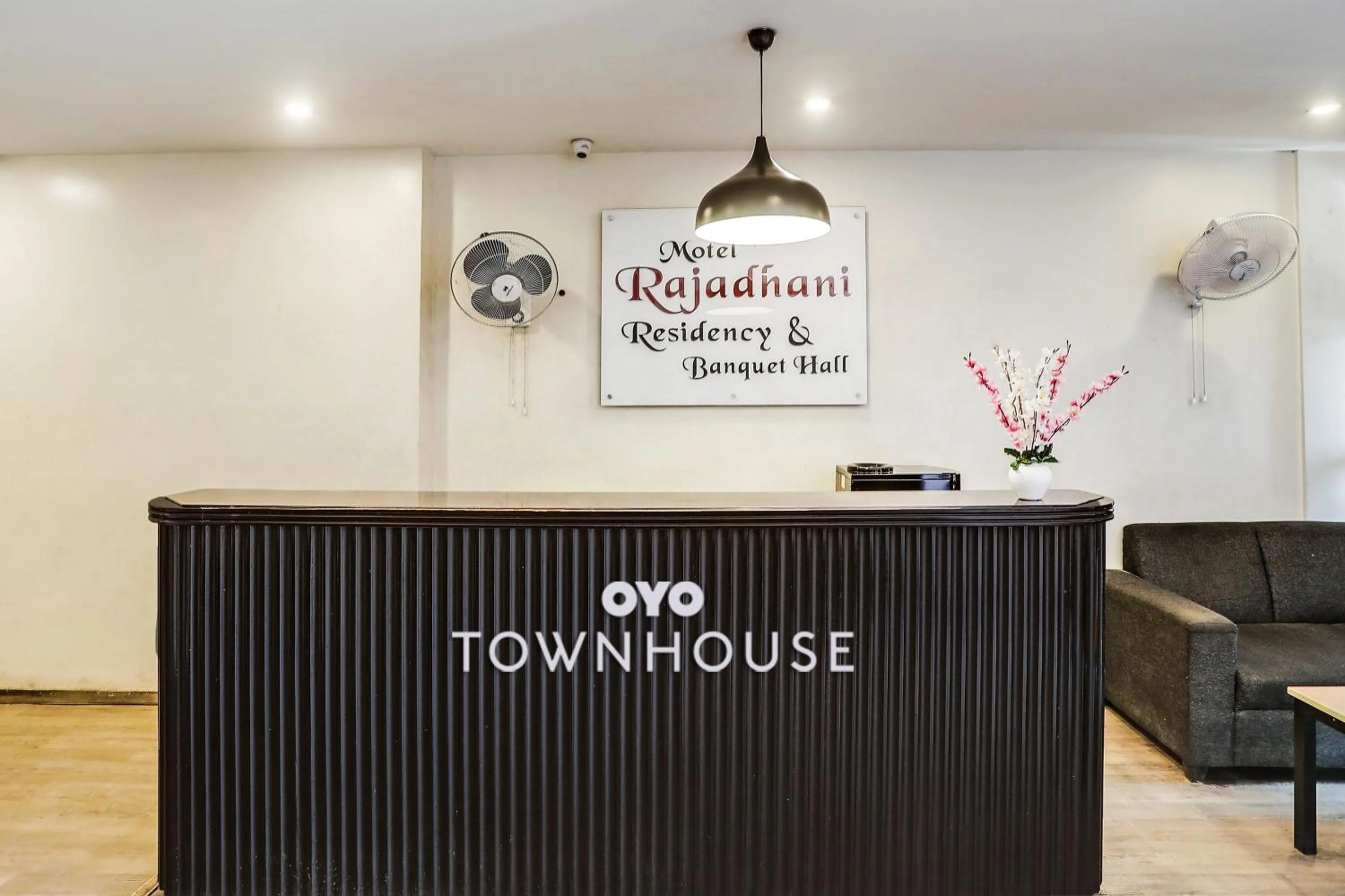 Lobby or reception in Townhouse Rajdhani Residency