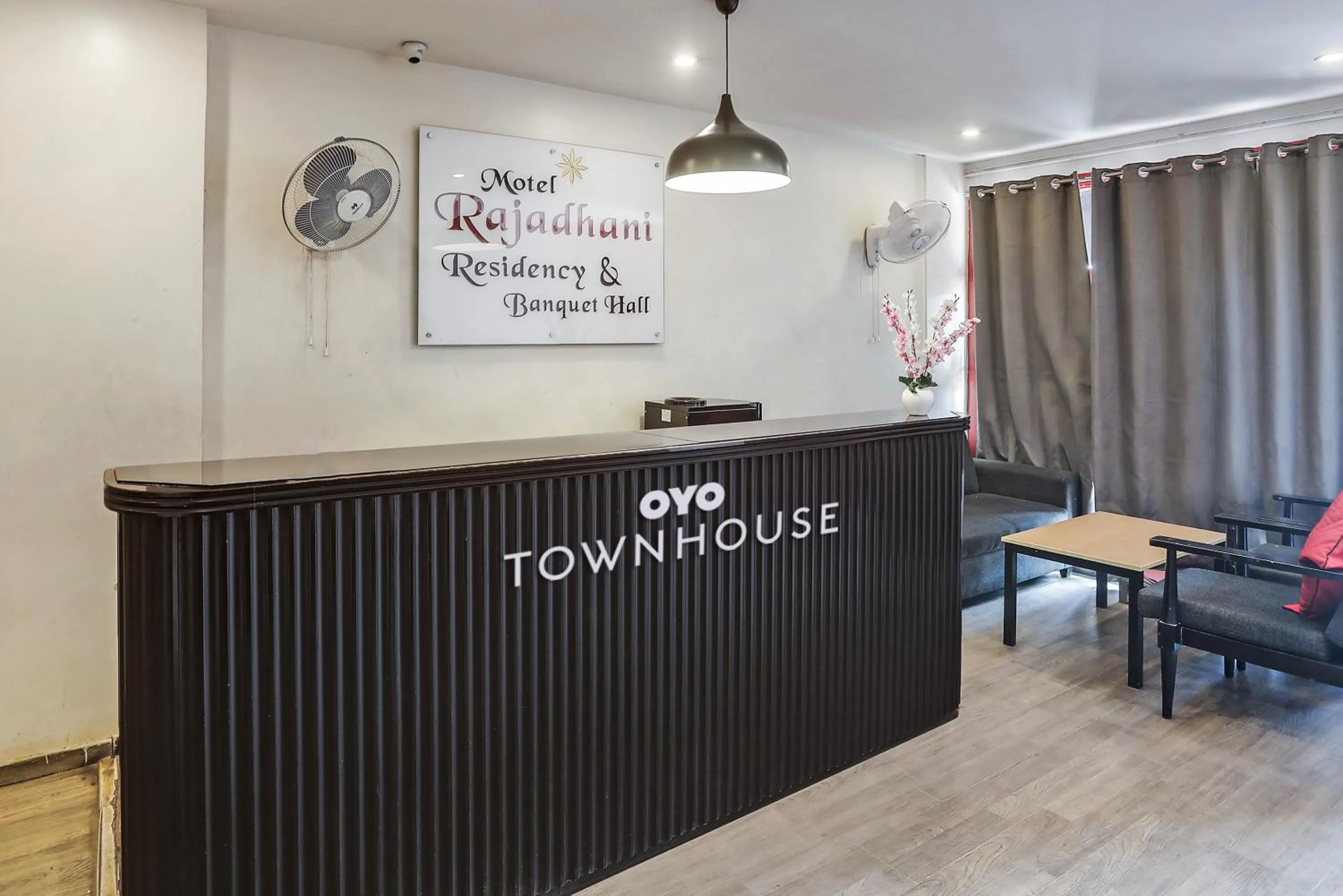 Lobby or reception in Townhouse Rajdhani Residency