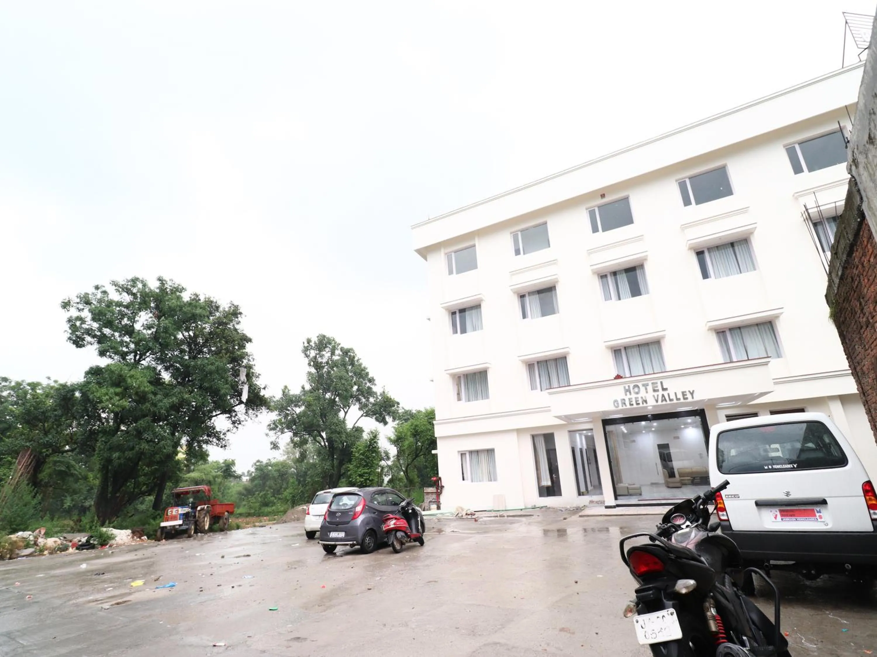 Facade/entrance in Hotel Green Valley