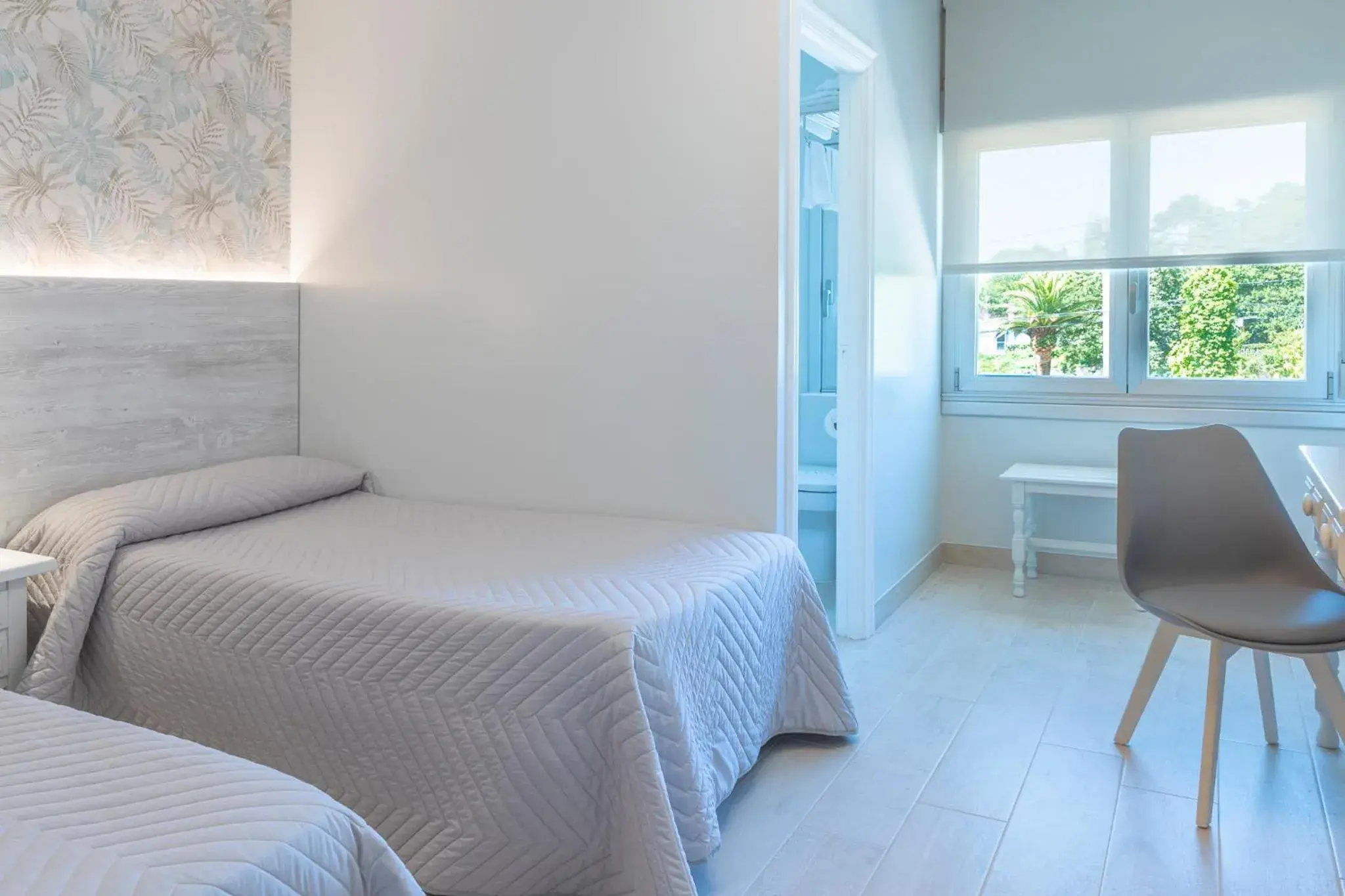 Superior Twin Room in Hotel Leal - La Sirena Superior Twin Room in Hotel Leal - La Sirena