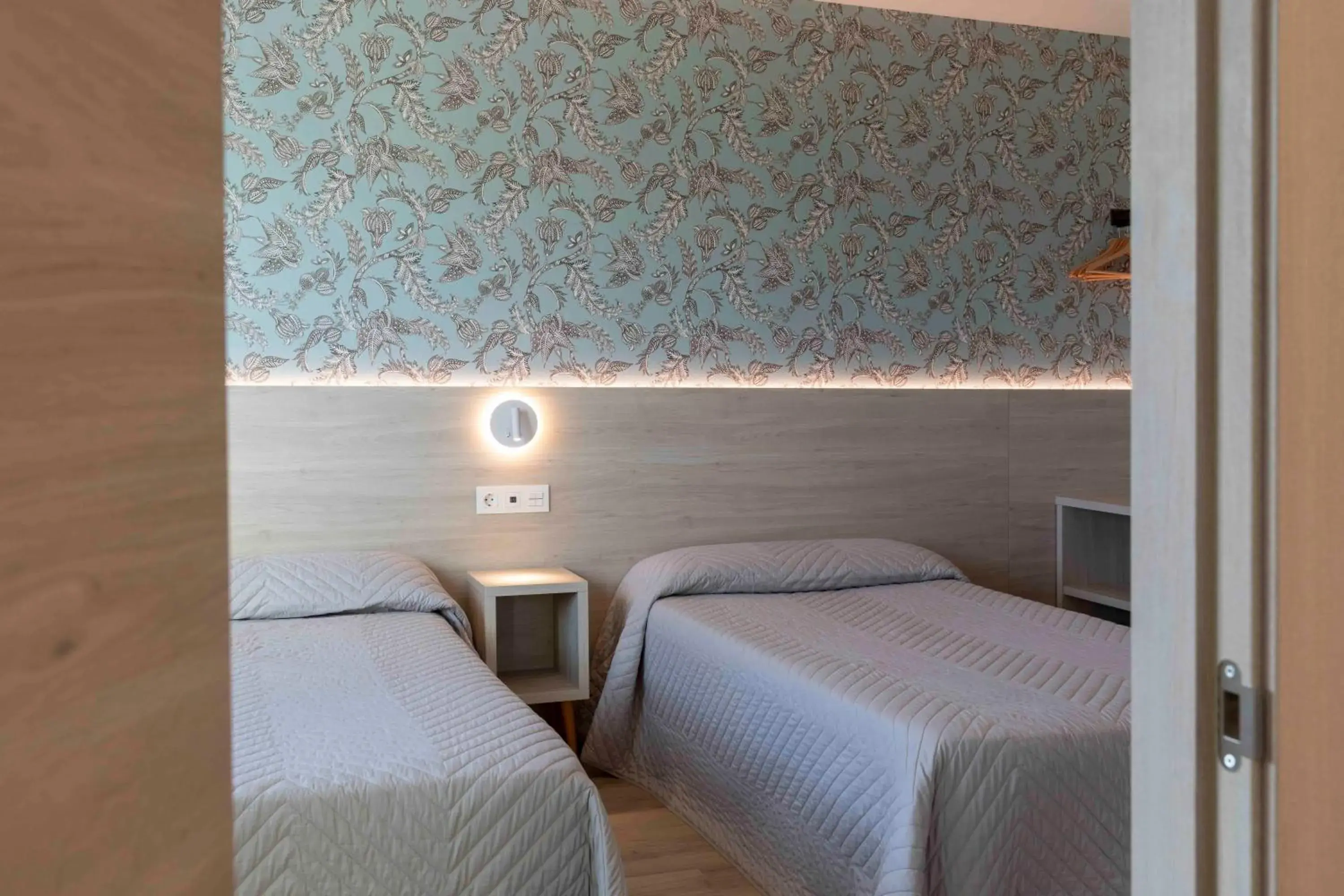 Standard Twin Room in Hotel Leal - La Sirena Standard Twin Room in Hotel Leal - La Sirena