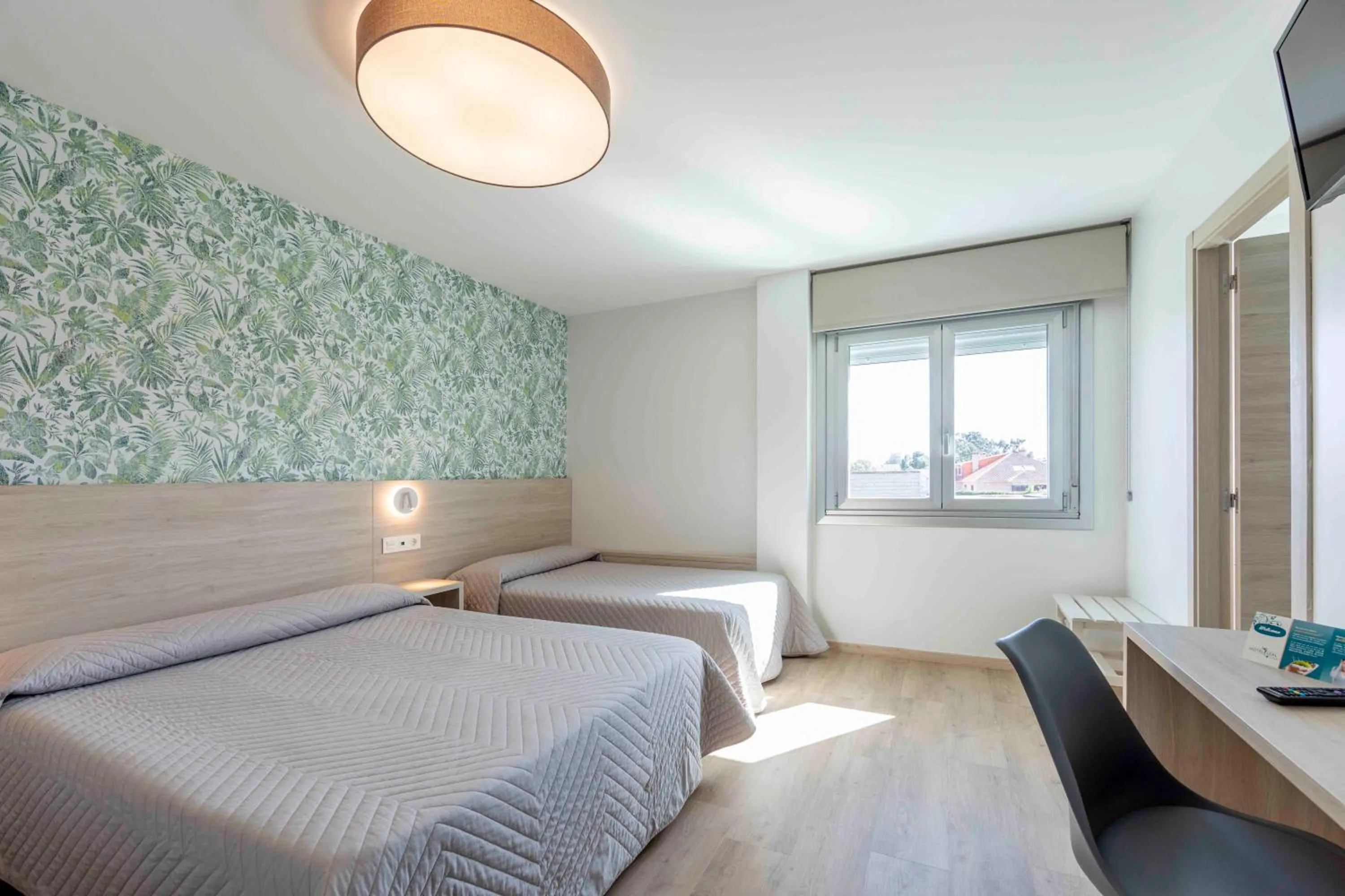 Photo of the whole room in Hotel Leal - La Sirena