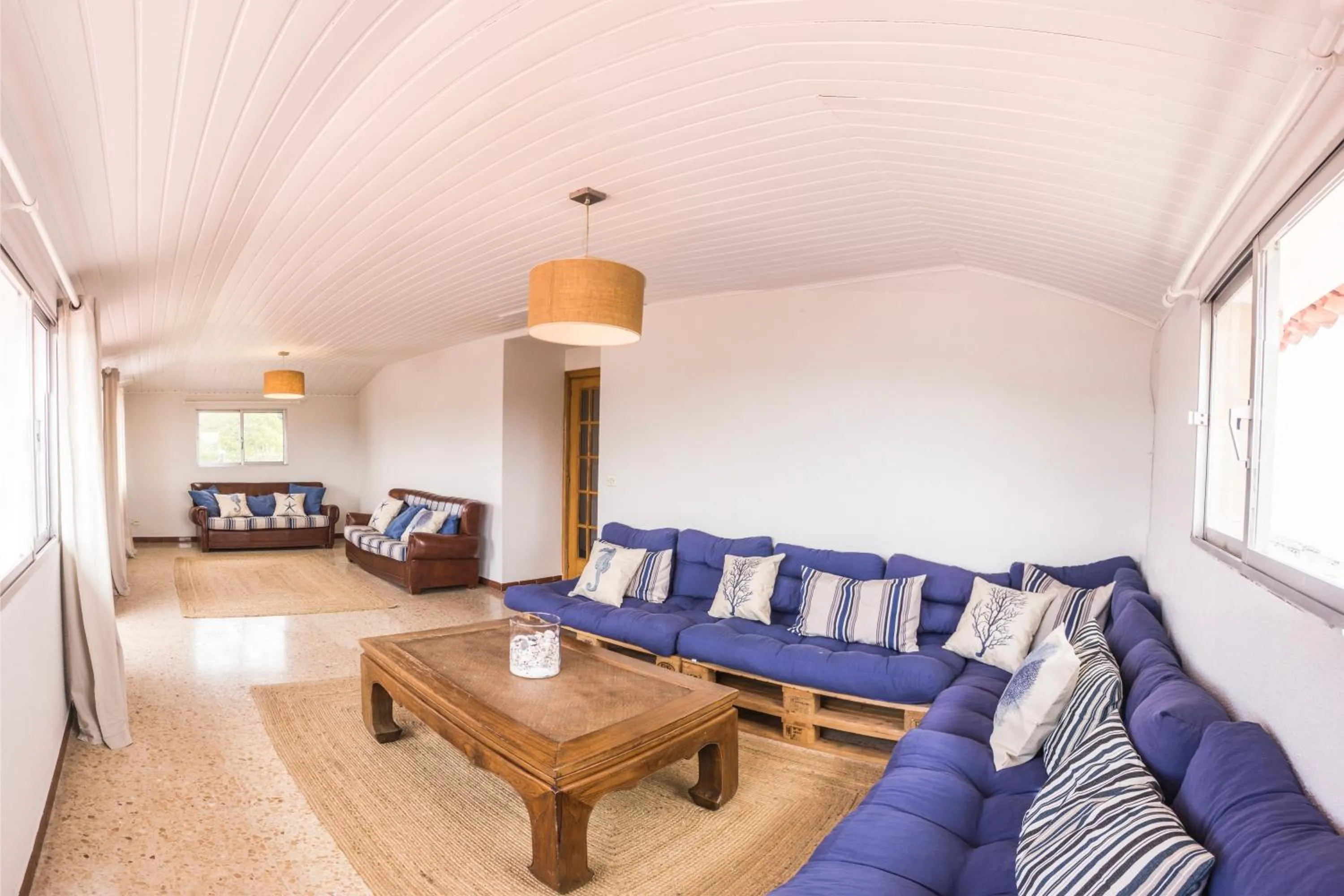 Communal lounge/ TV room in Hotel Leal - La Sirena