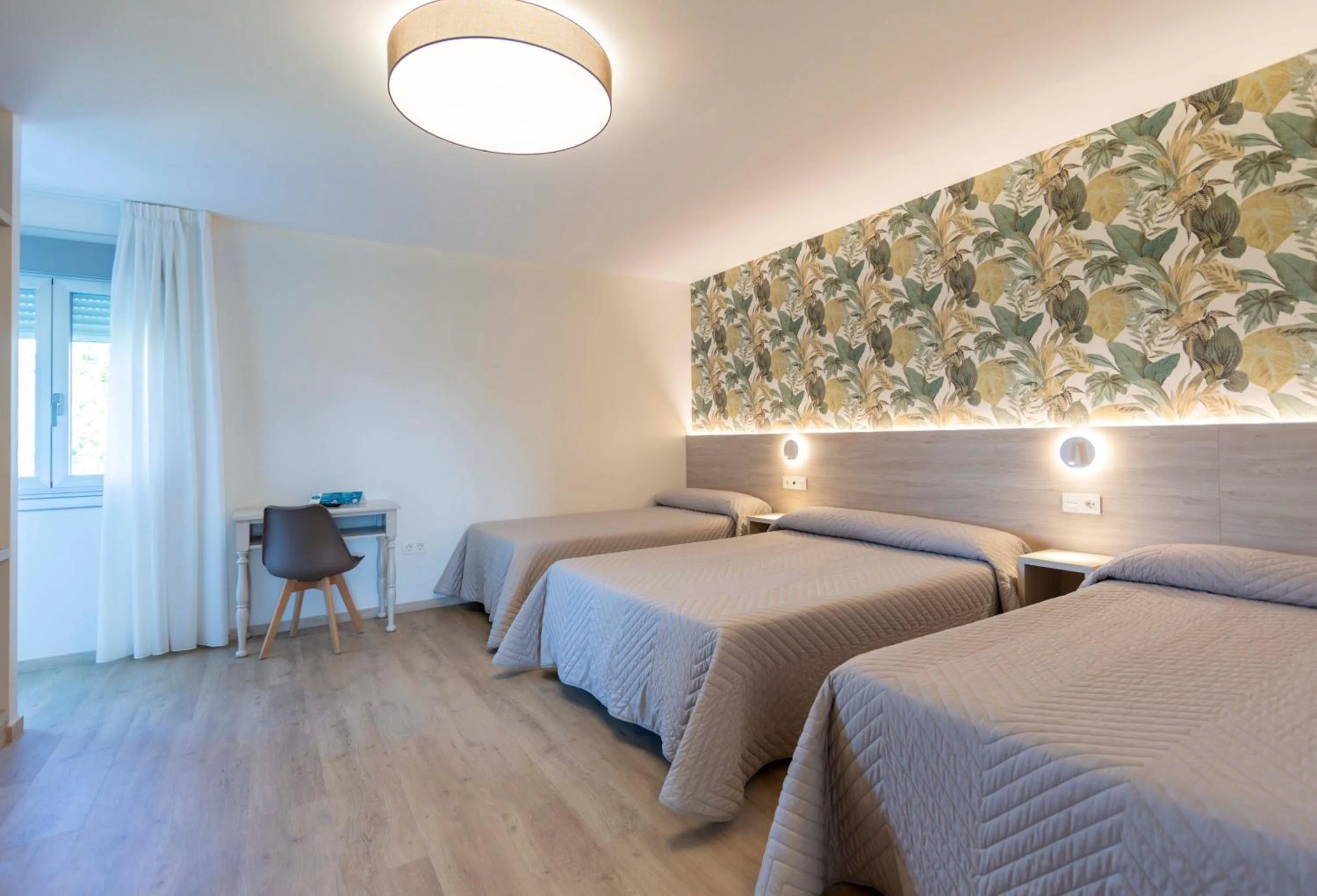 Bed in Hotel Leal - La Sirena